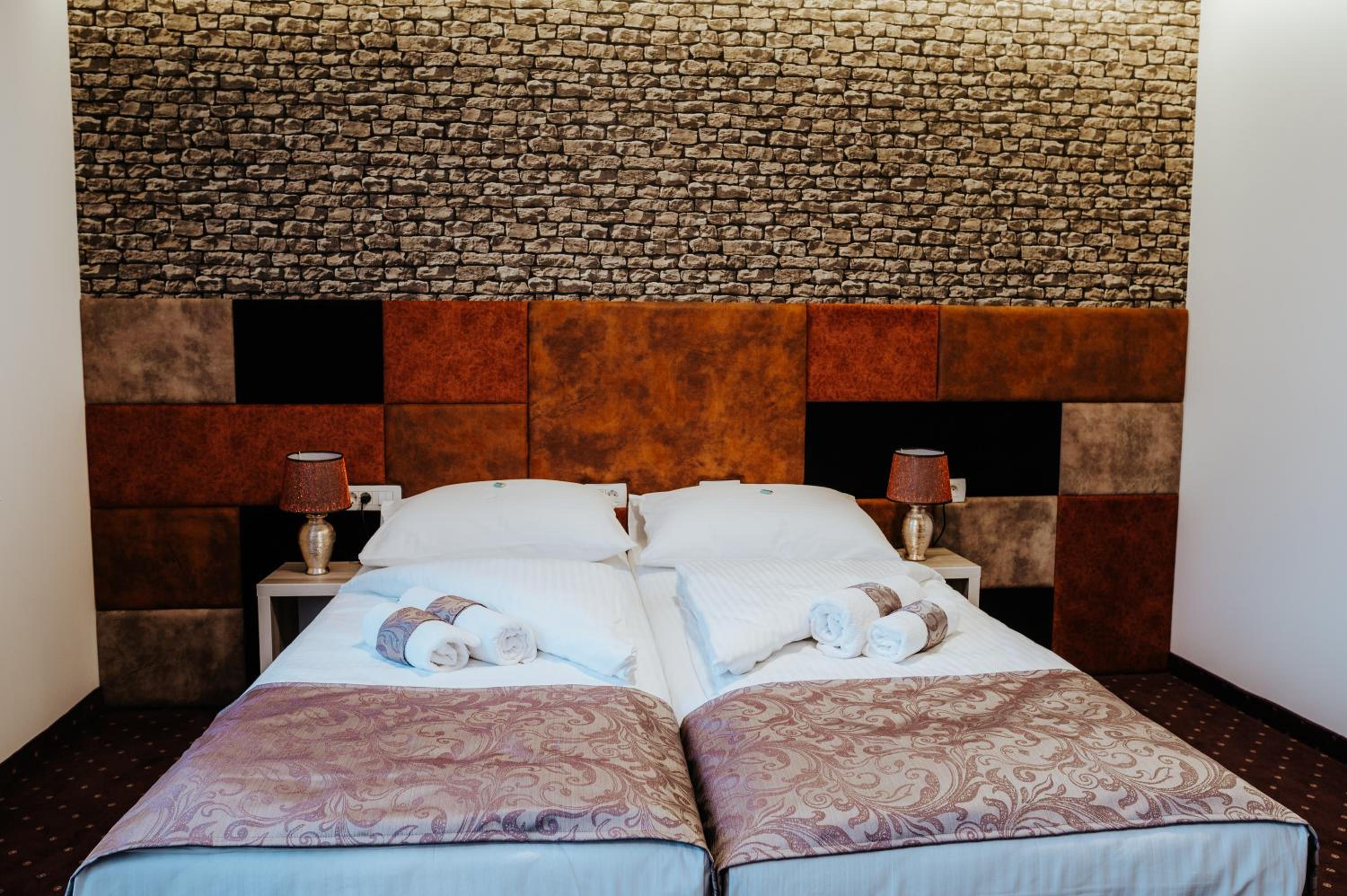 Double or Twin Room - Photo 19
