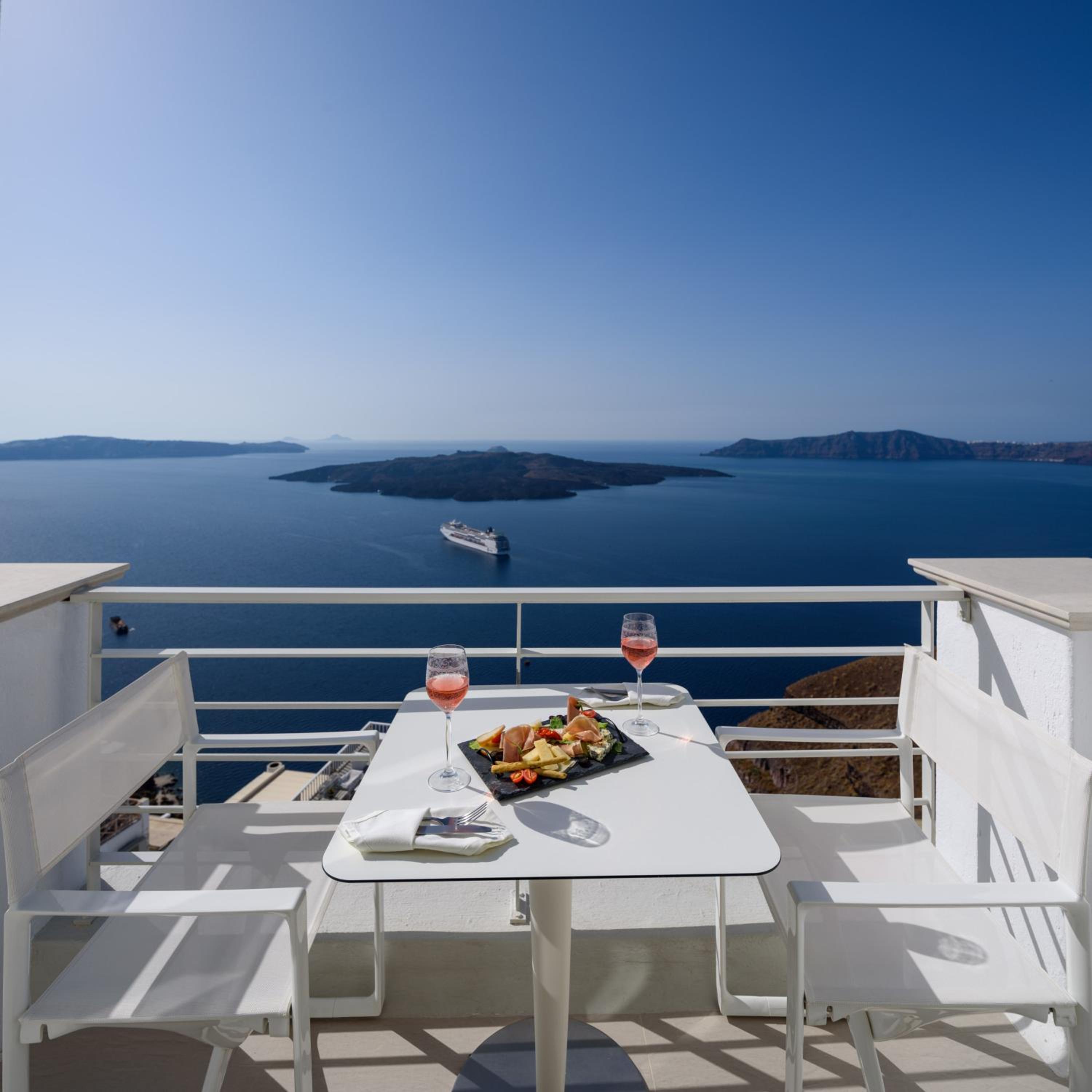 Senior Suite with Hot Tub and Caldera View - Photo 7