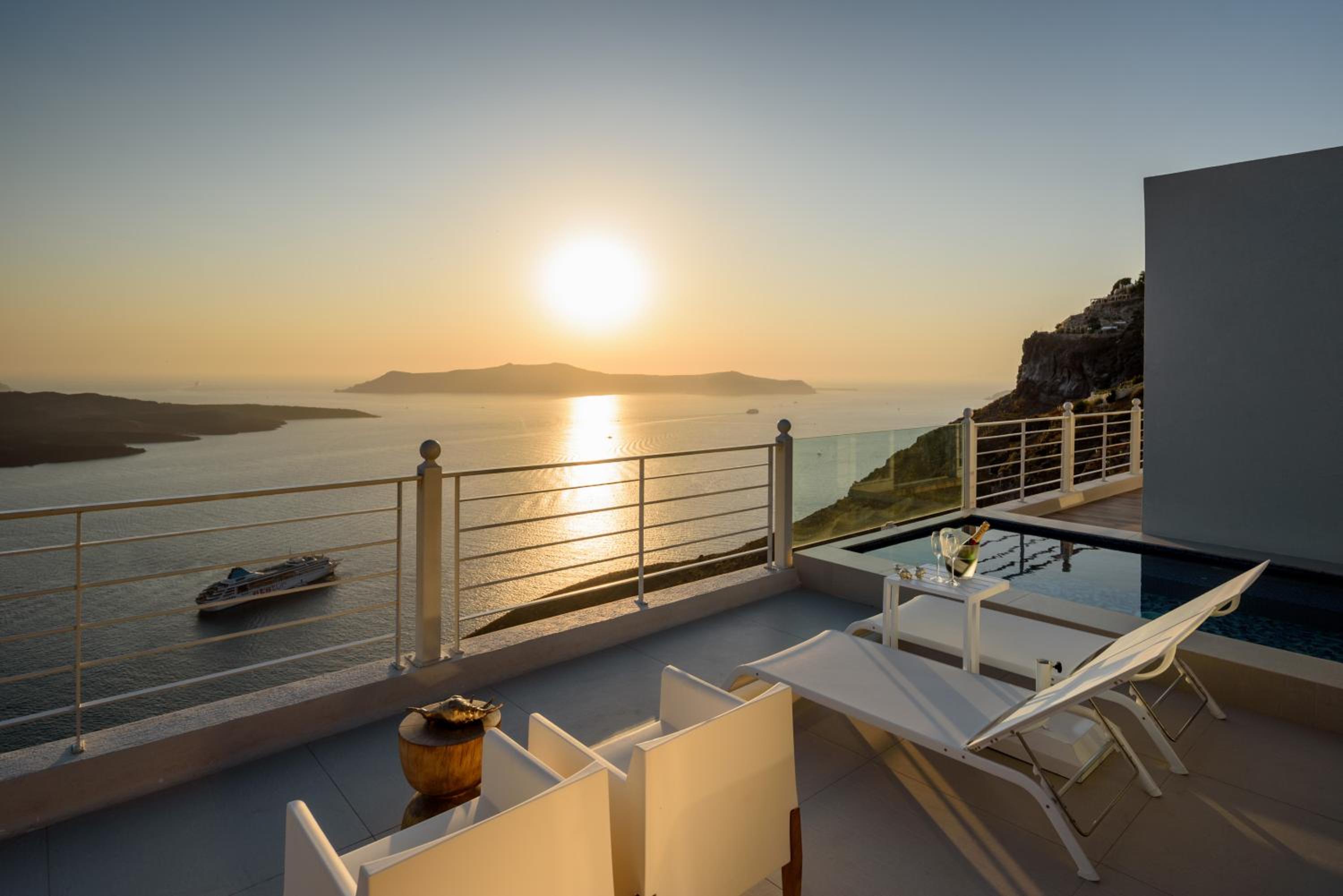 Honeymoon Villa with Hot Tub and Caldera View - Photo 26