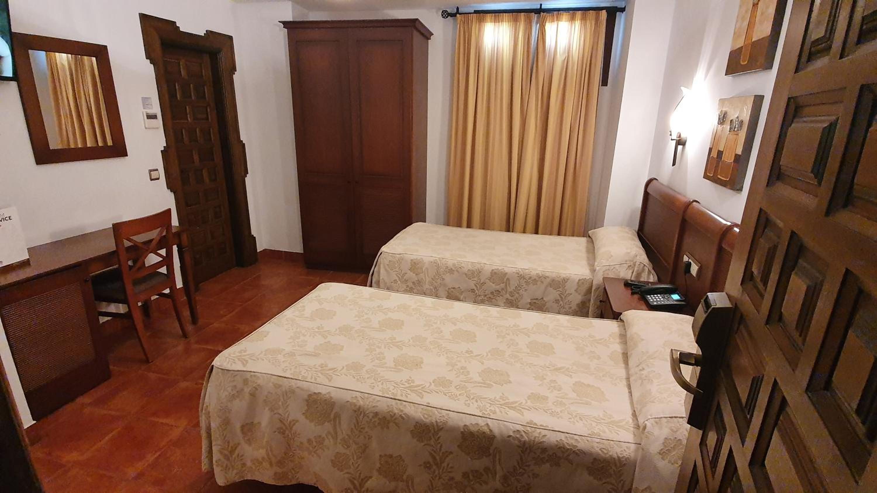 Interior Double or Twin Room - Photo 15