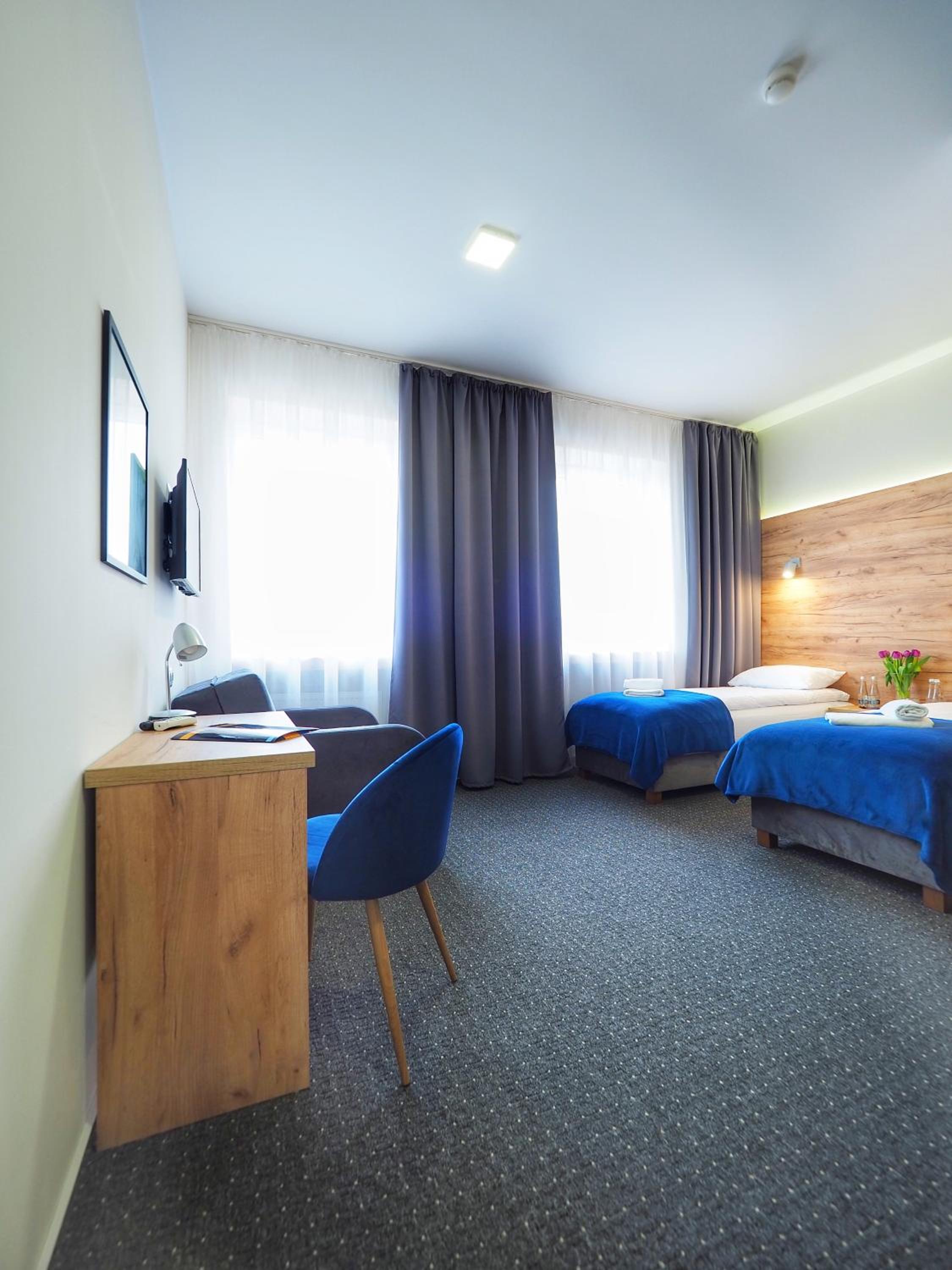 Double Room with Private Bathroom - Photo 2