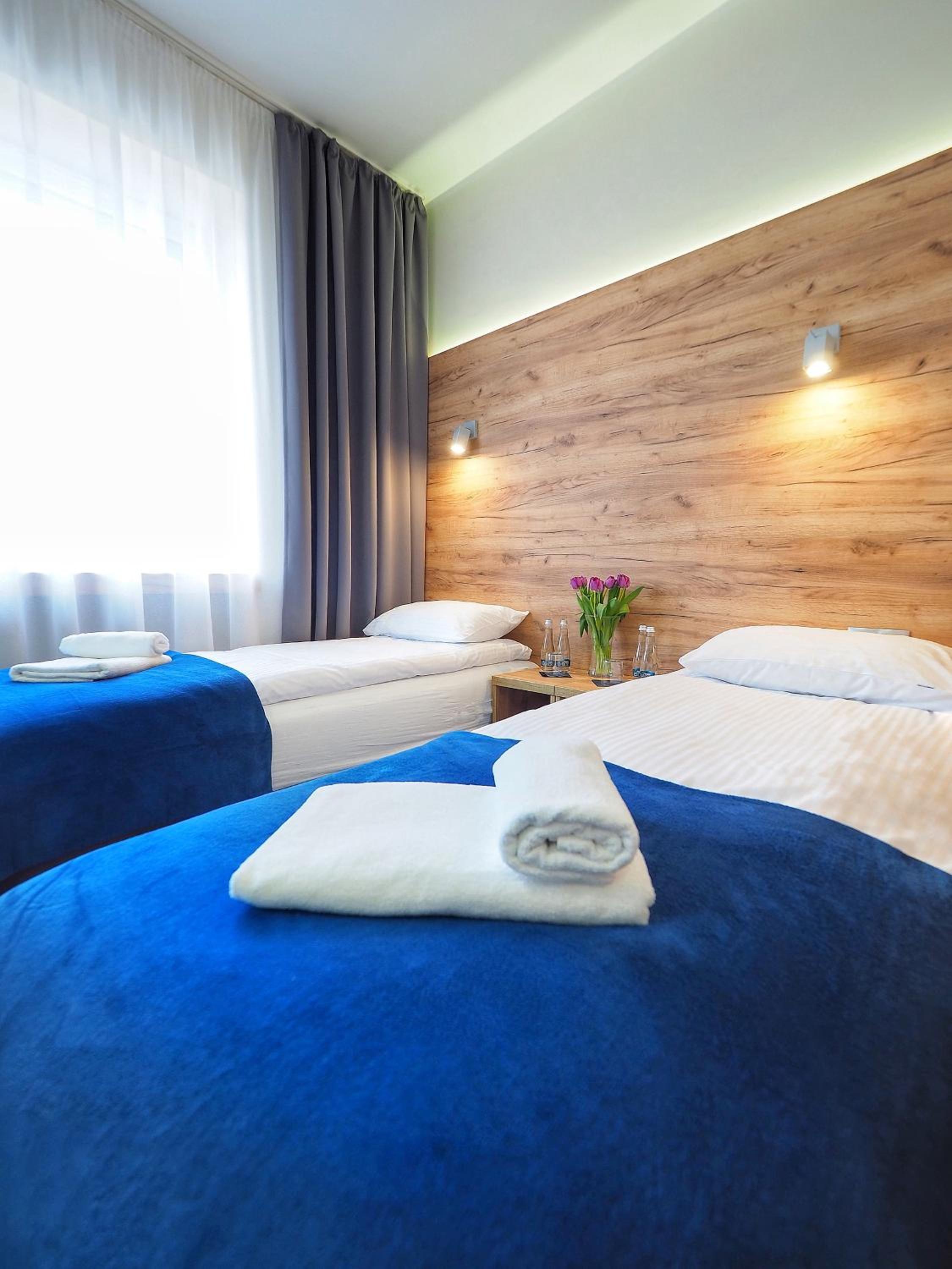 Double Room with Private Bathroom - Photo 8