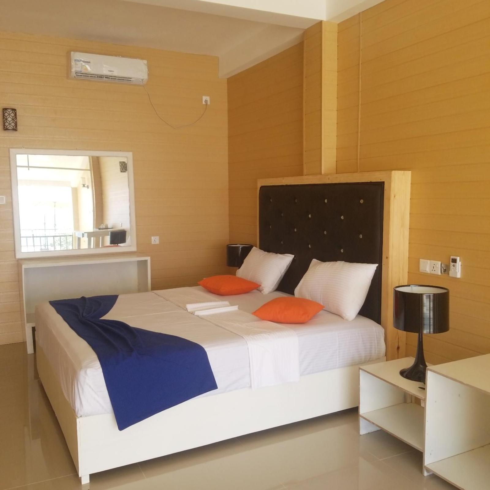 Deluxe Double Room with Sea View - Photo 9