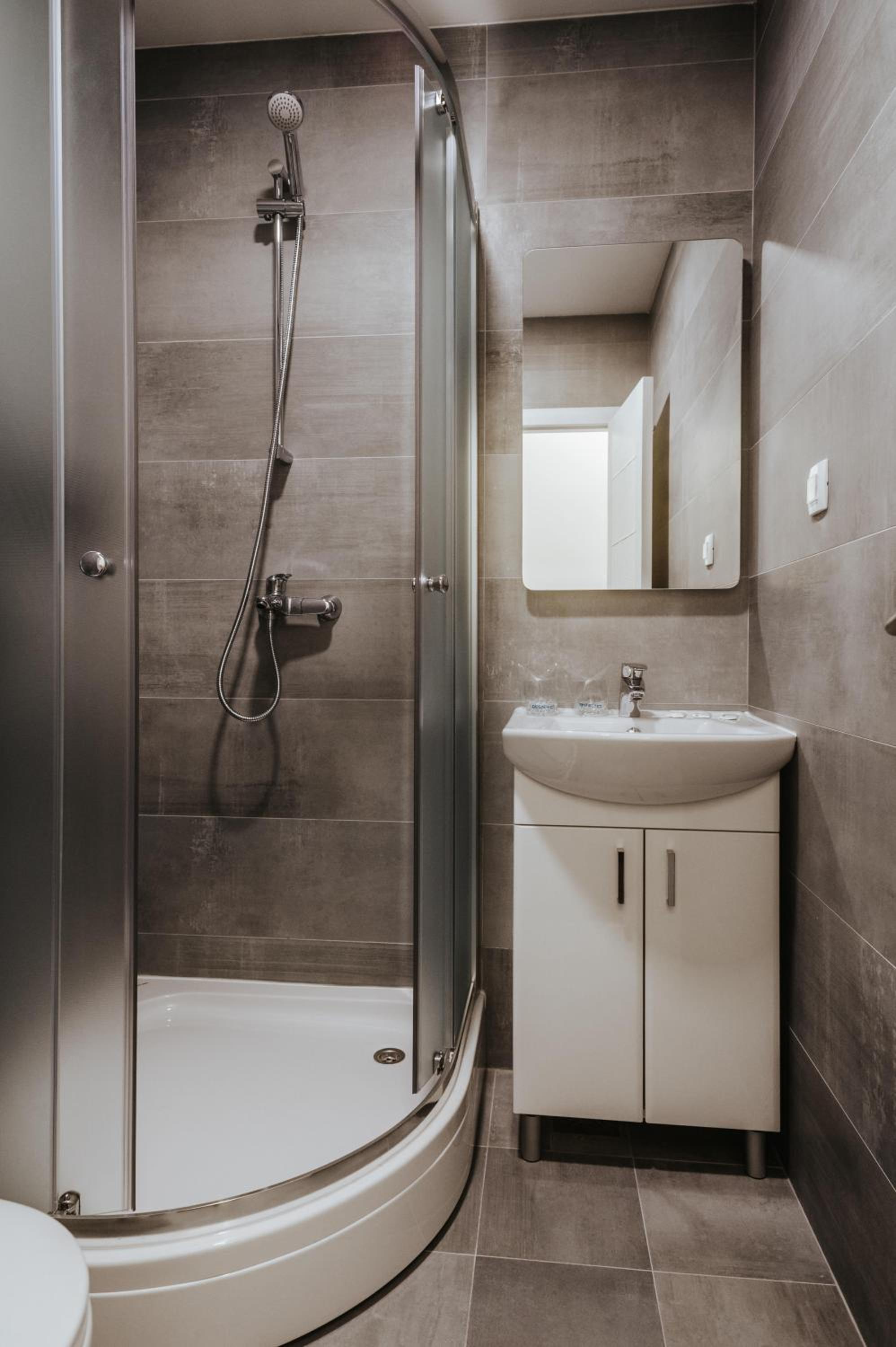 Standard Triple Room - Photo 24
