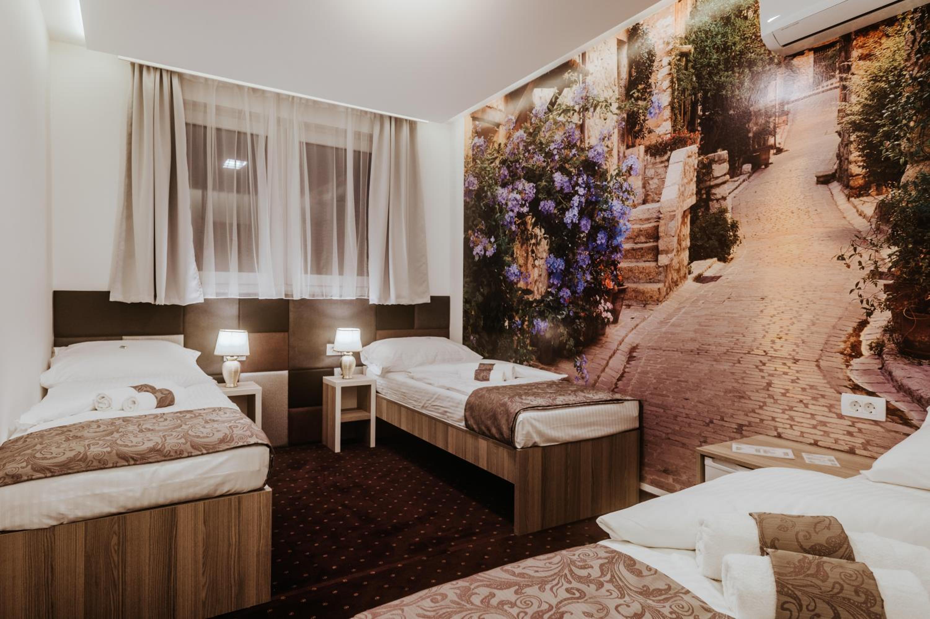 Standard Triple Room - Photo 22