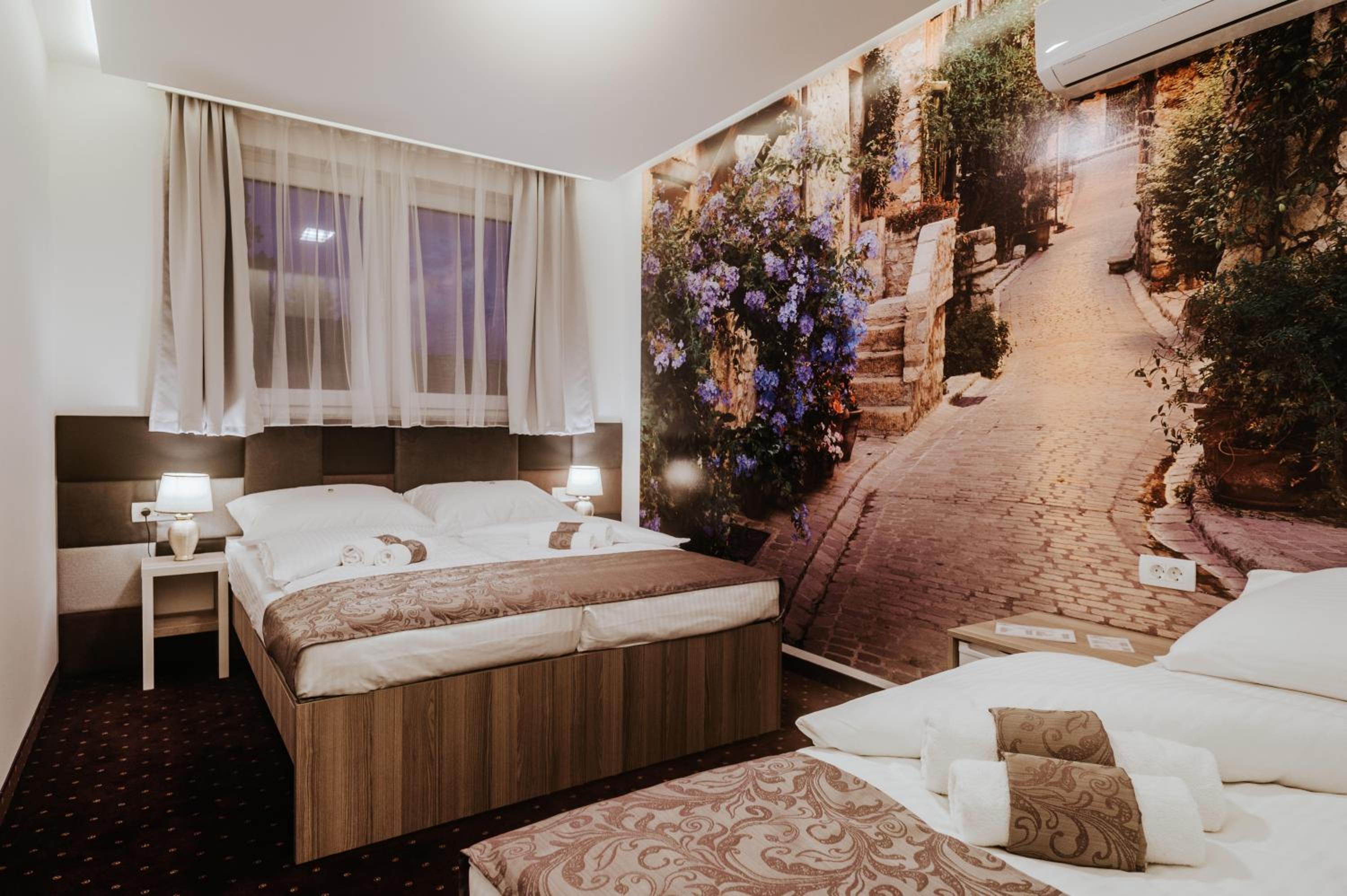 Standard Triple Room - Photo 20