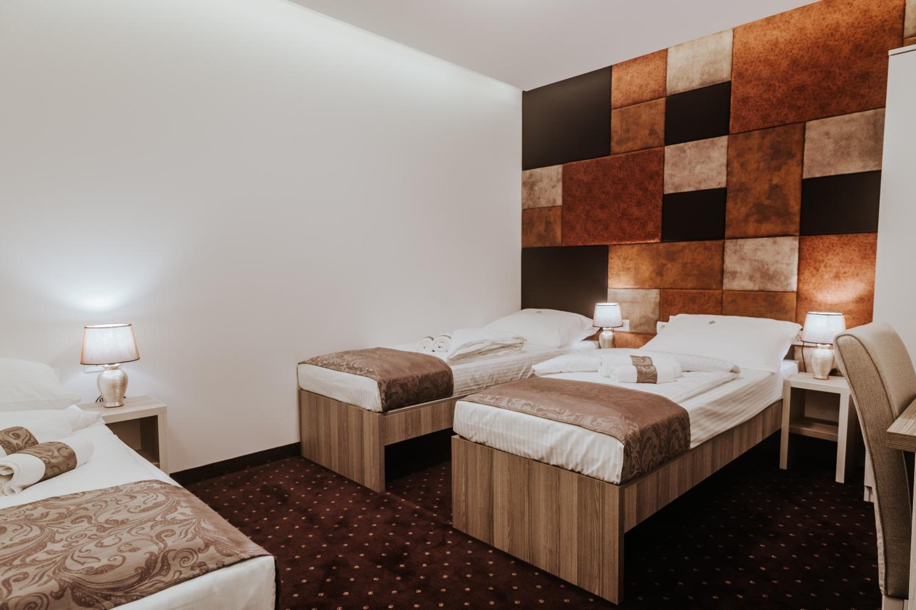 Standard Triple Room - Photo 19