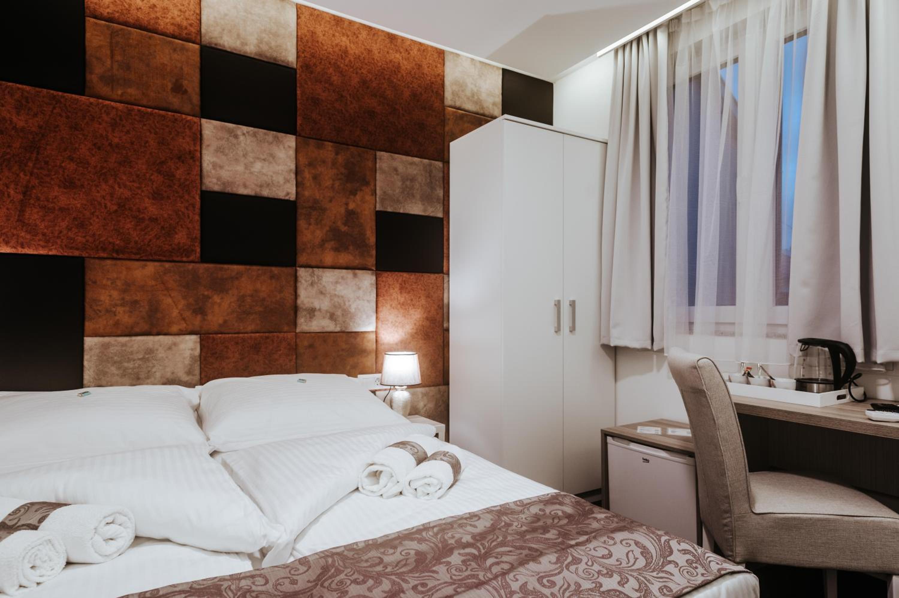 Standard Triple Room - Photo 18