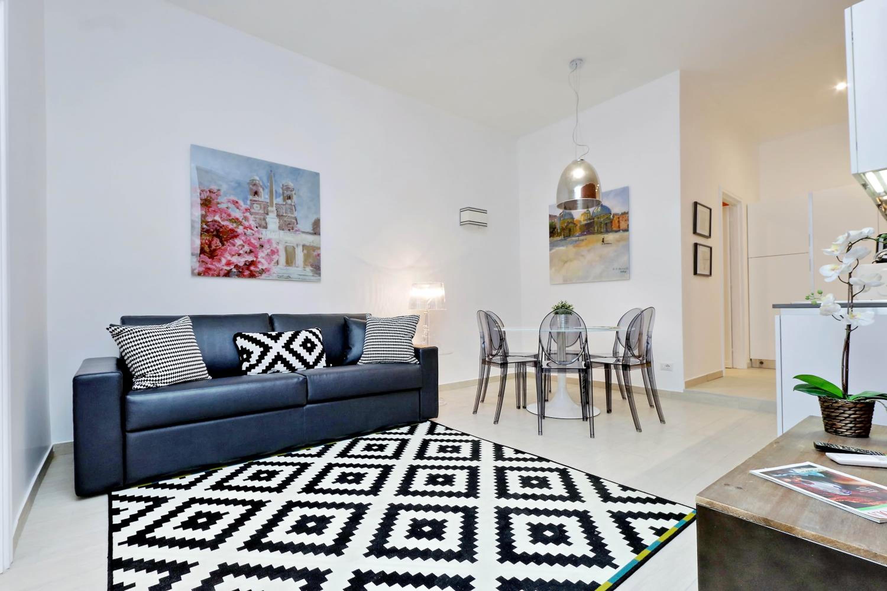 Two-Bedroom Apartment with Balcony photo 3
