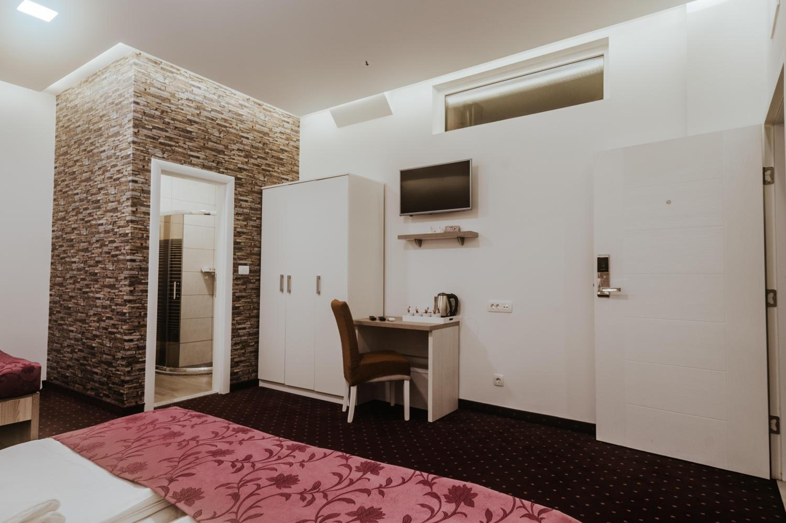 Family Room - Photo 7