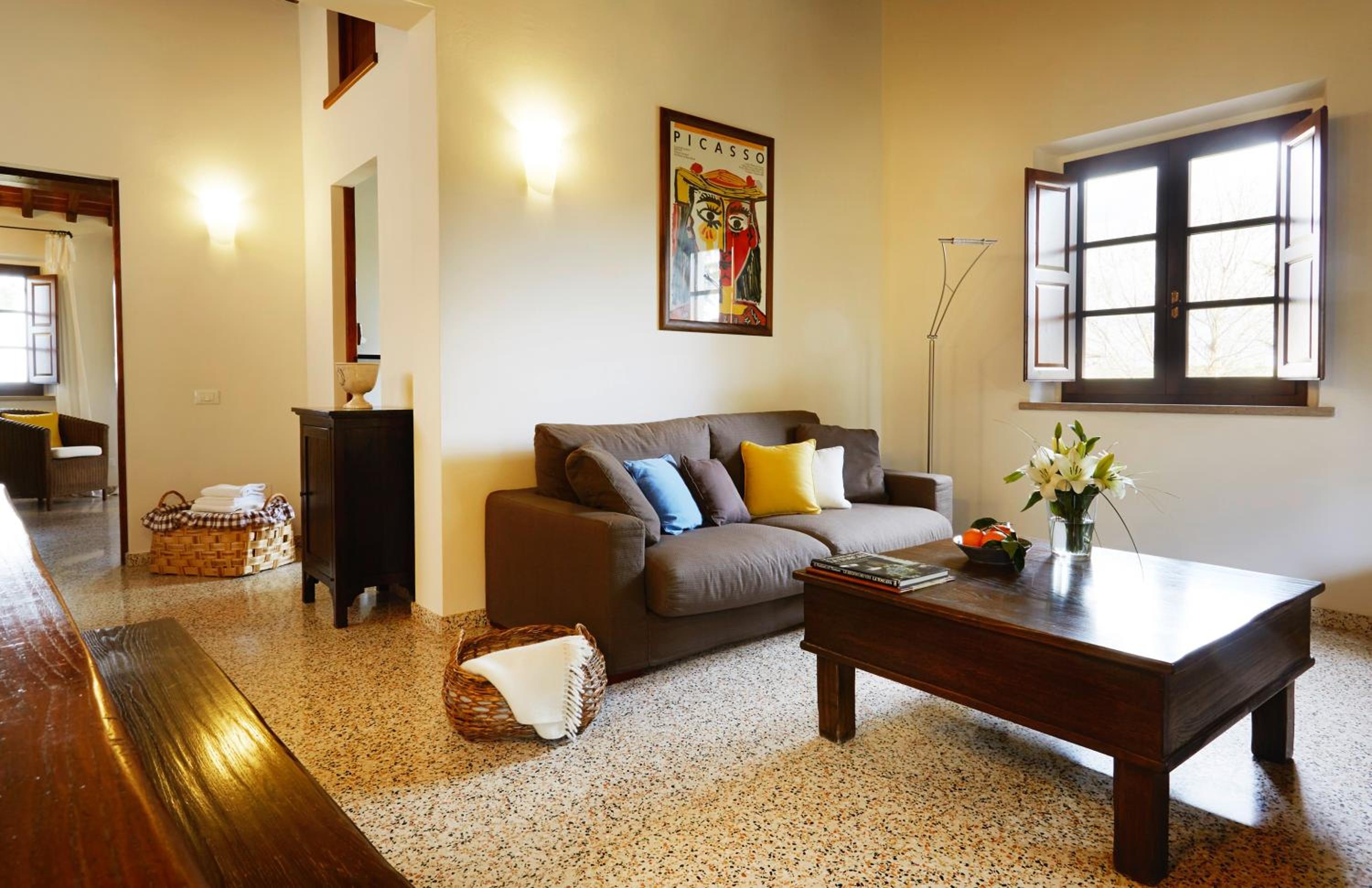 Apartment with Mountain View photo 1