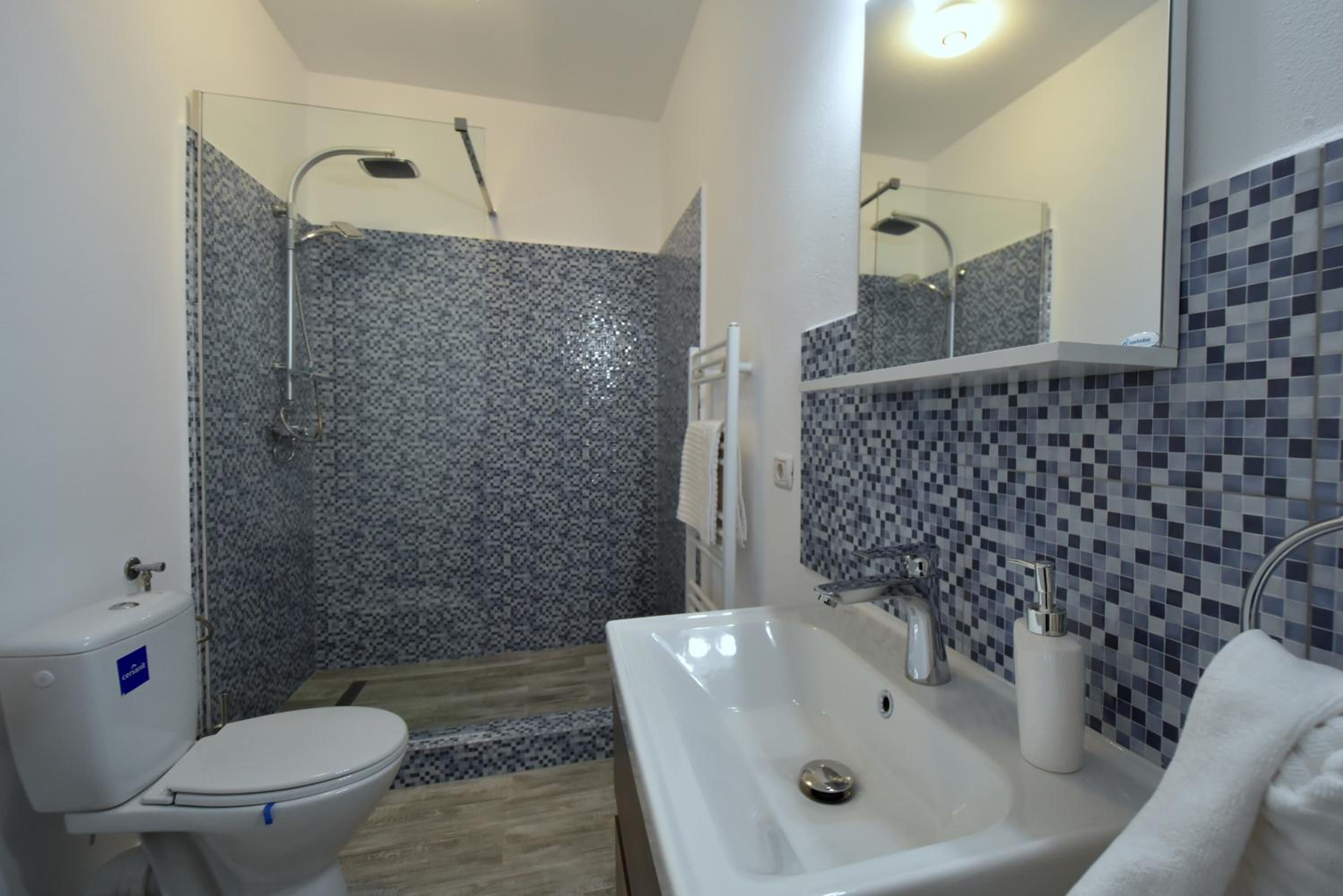 One-Bedroom Apartment - Photo 22