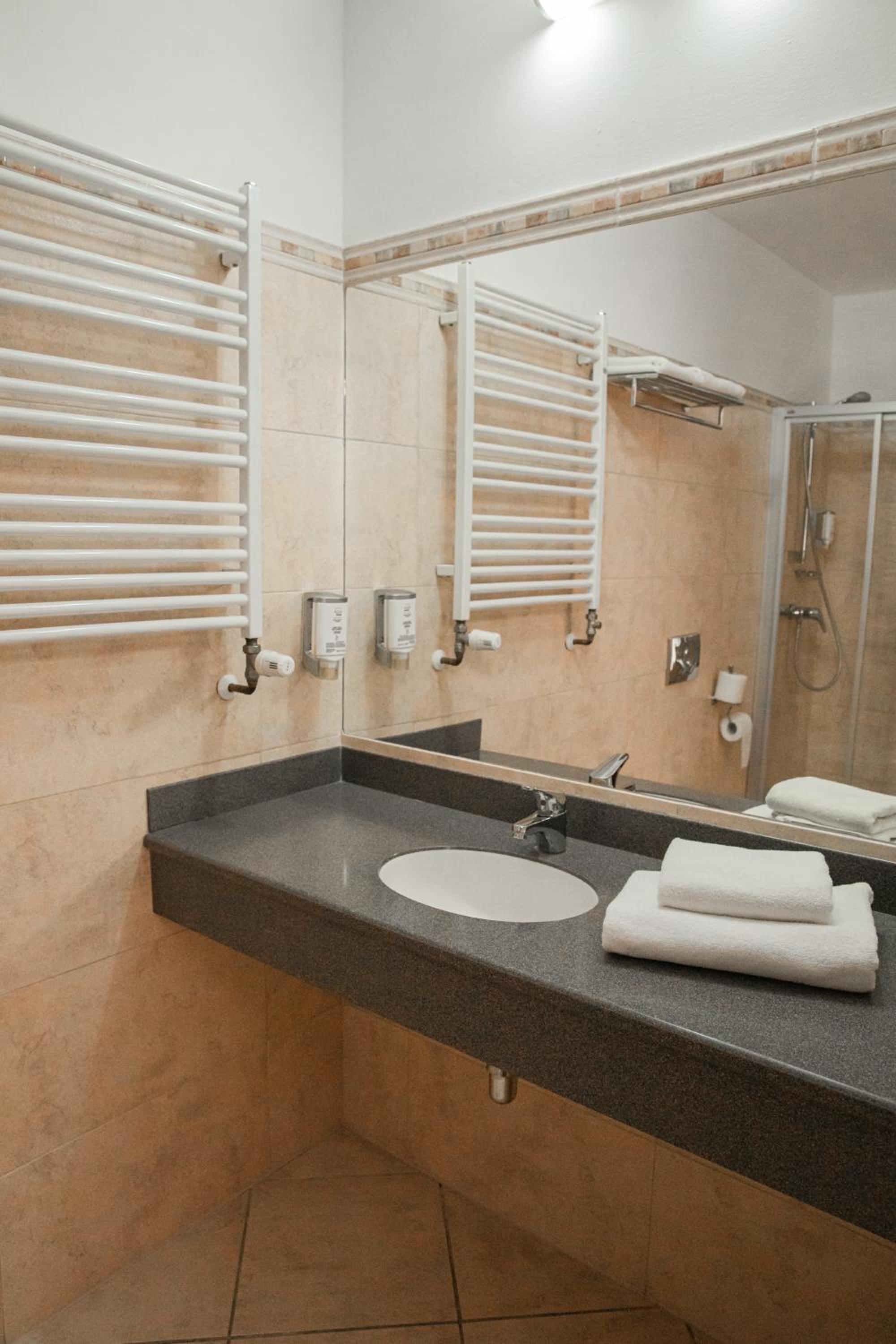 Superior Double Room - Photo 2
