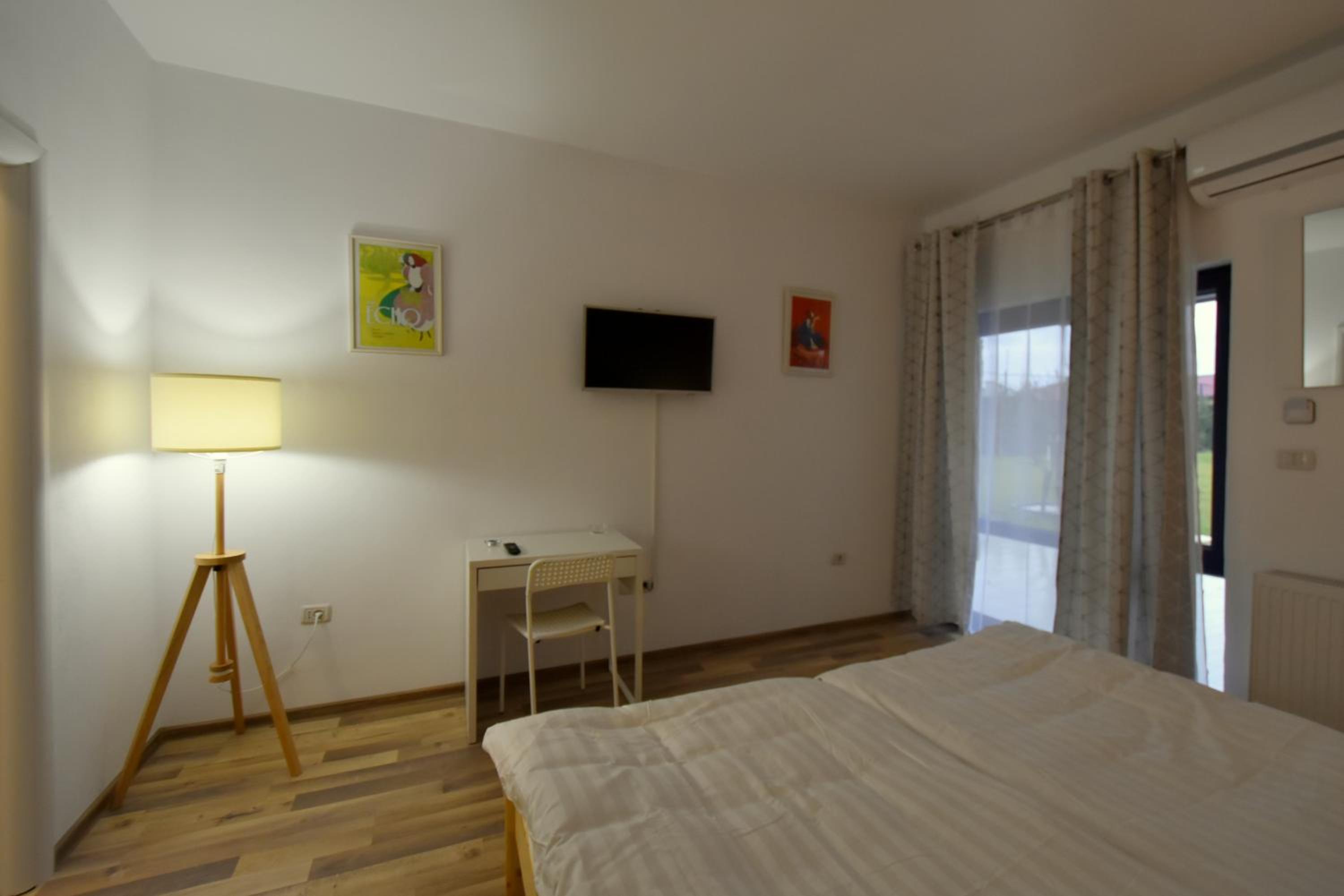 One-Bedroom Apartment - Photo 16