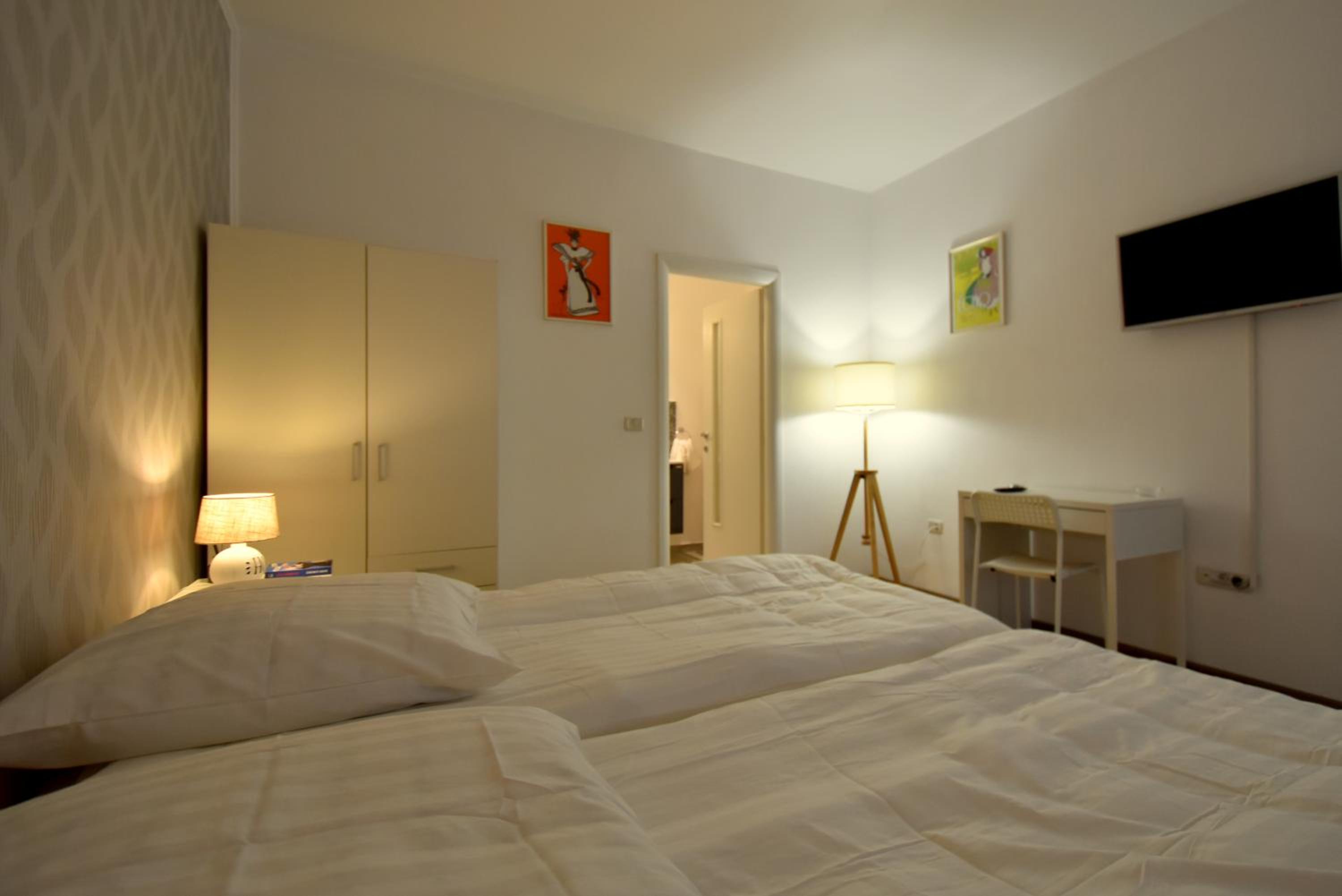 One-Bedroom Apartment - Photo 18