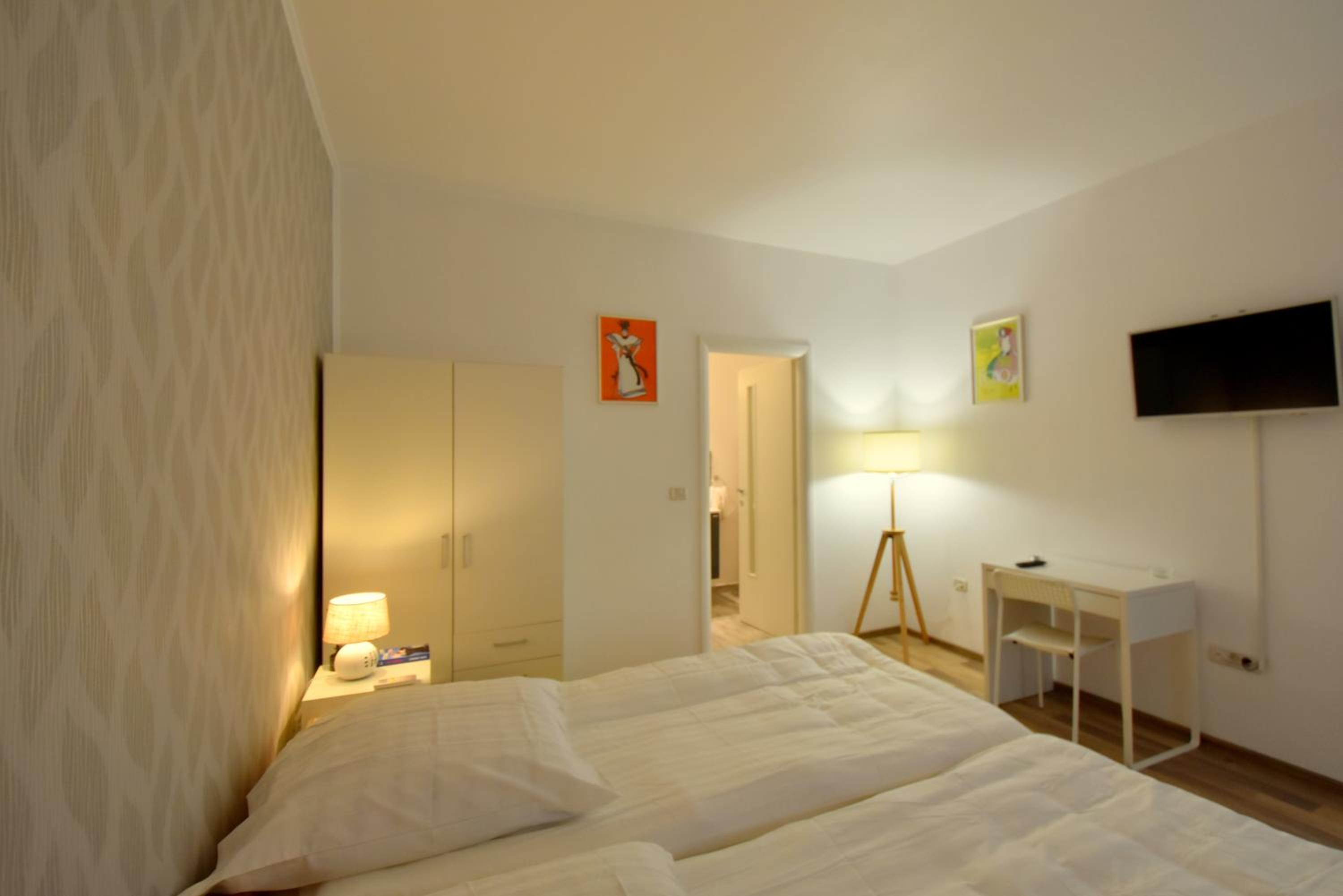 One-Bedroom Apartment - Photo 19