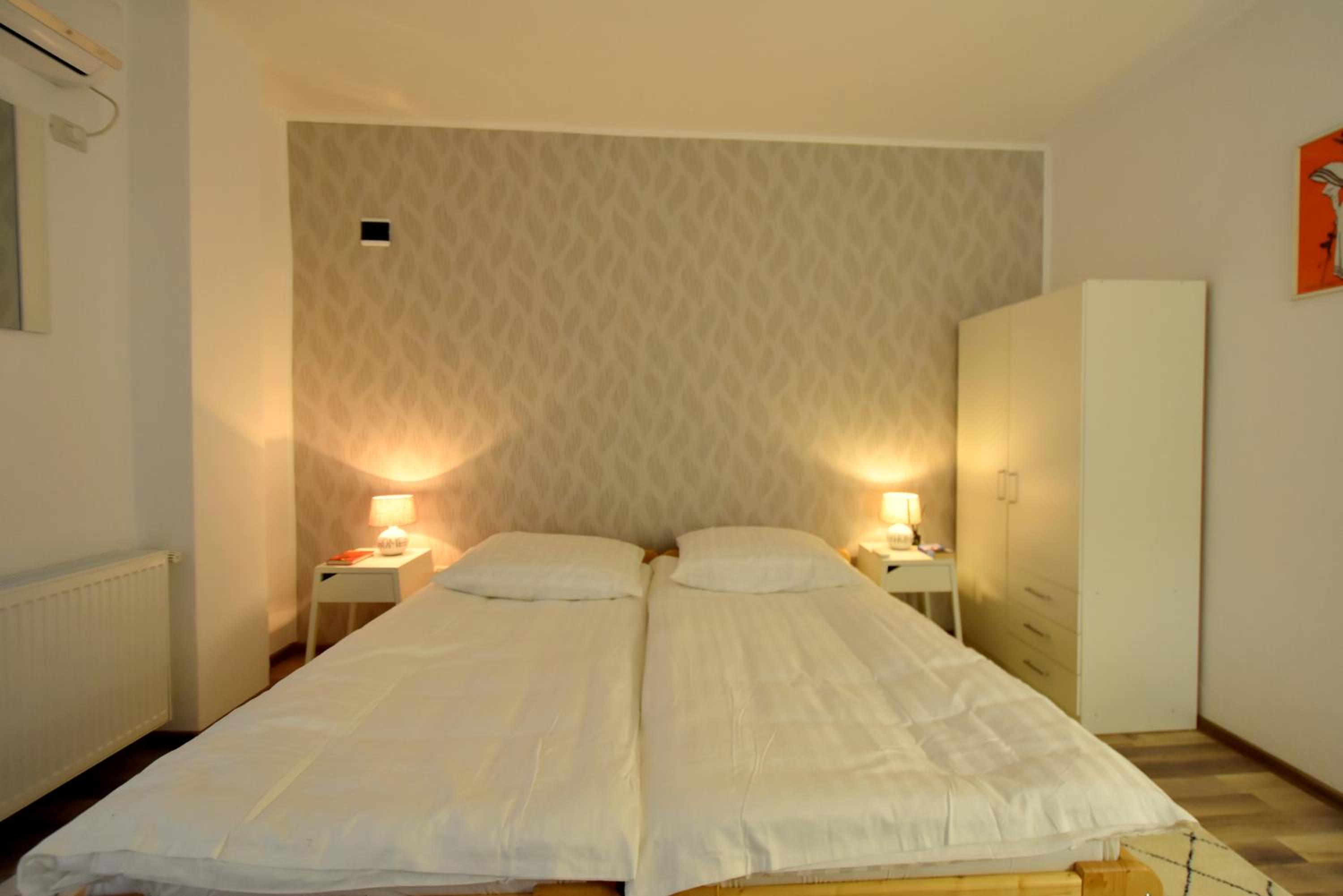One-Bedroom Apartment - Photo 4
