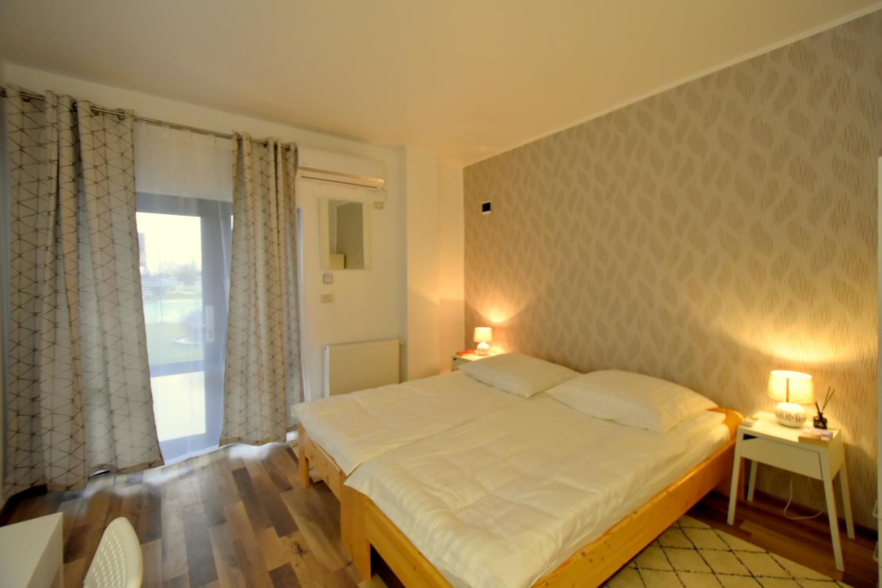One-Bedroom Apartment - Photo 5