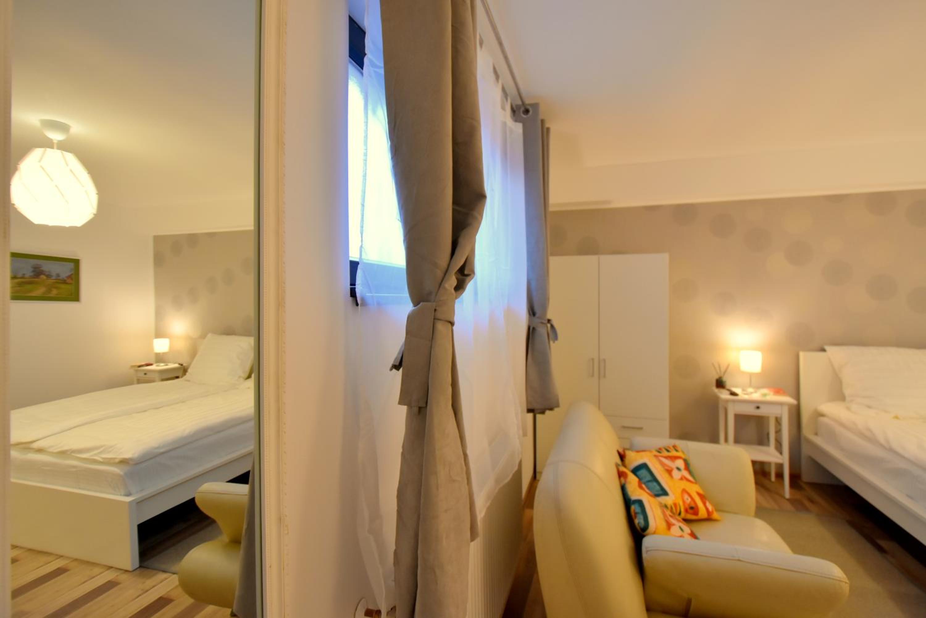 One-Bedroom Apartment - Photo 31