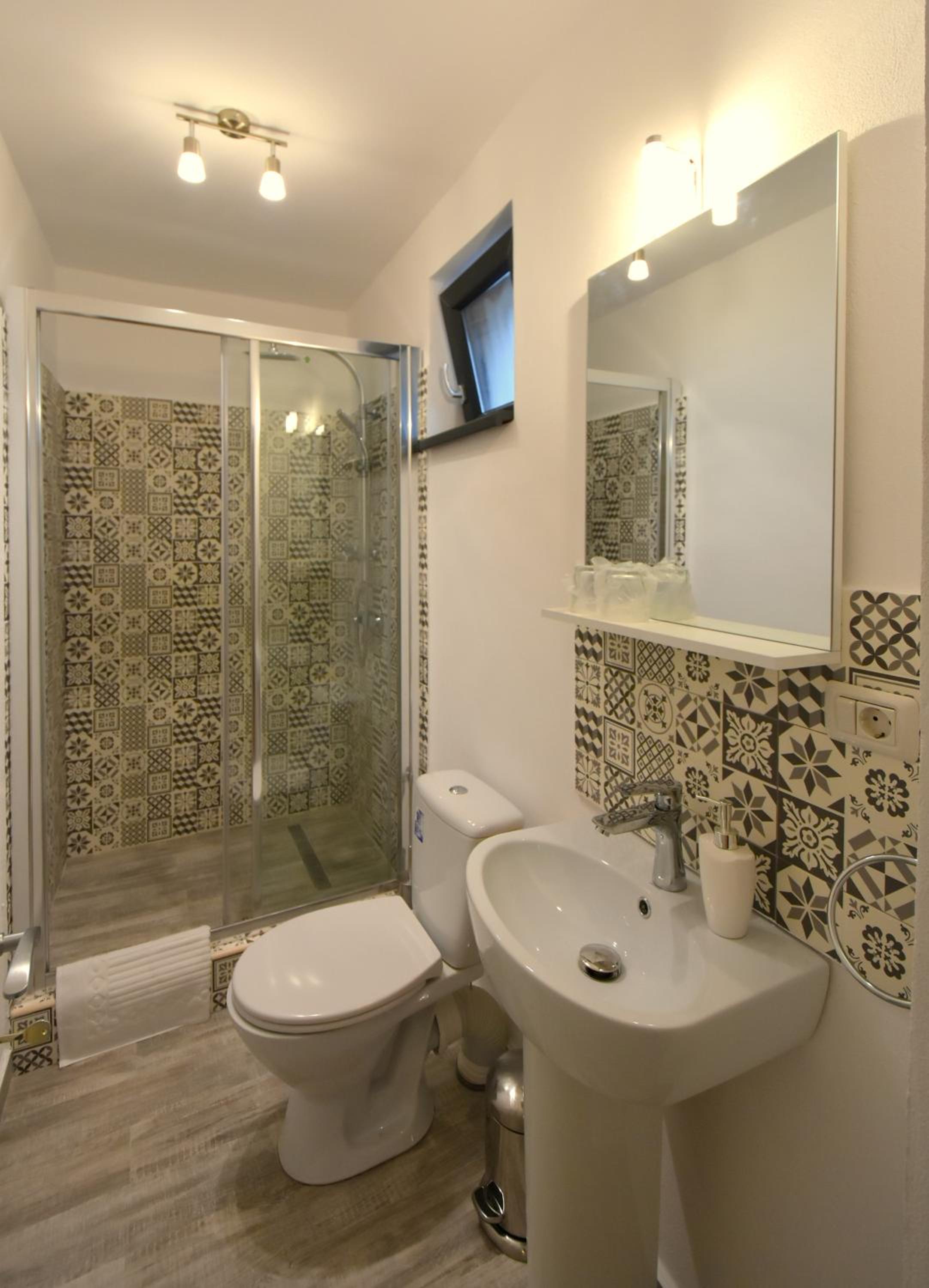 One-Bedroom Apartment - Photo 30