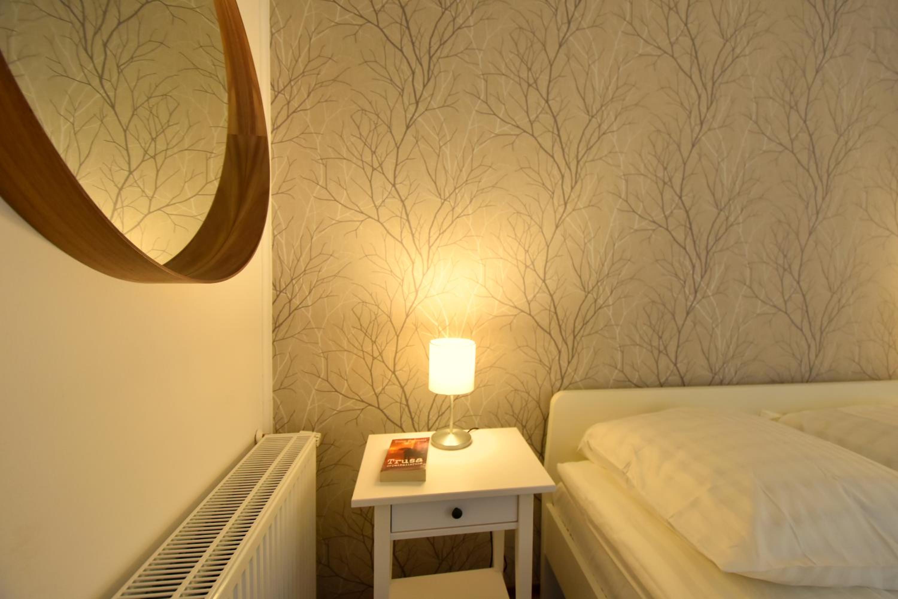 One-Bedroom Apartment - Photo 6