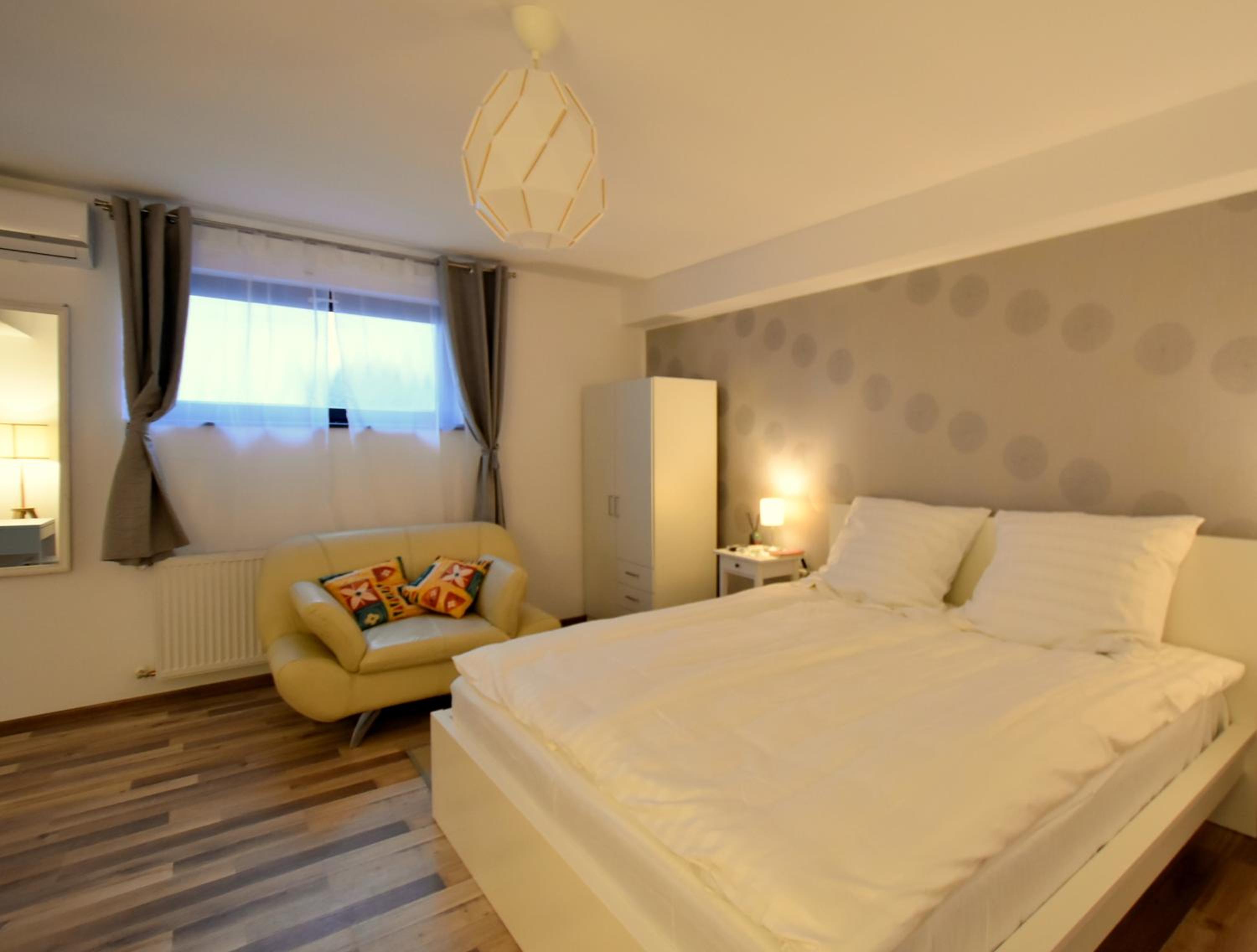One-Bedroom Apartment - Photo 9