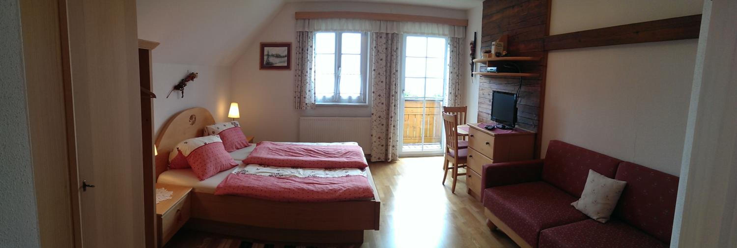 Double or Twin Room with Balcony photo 2