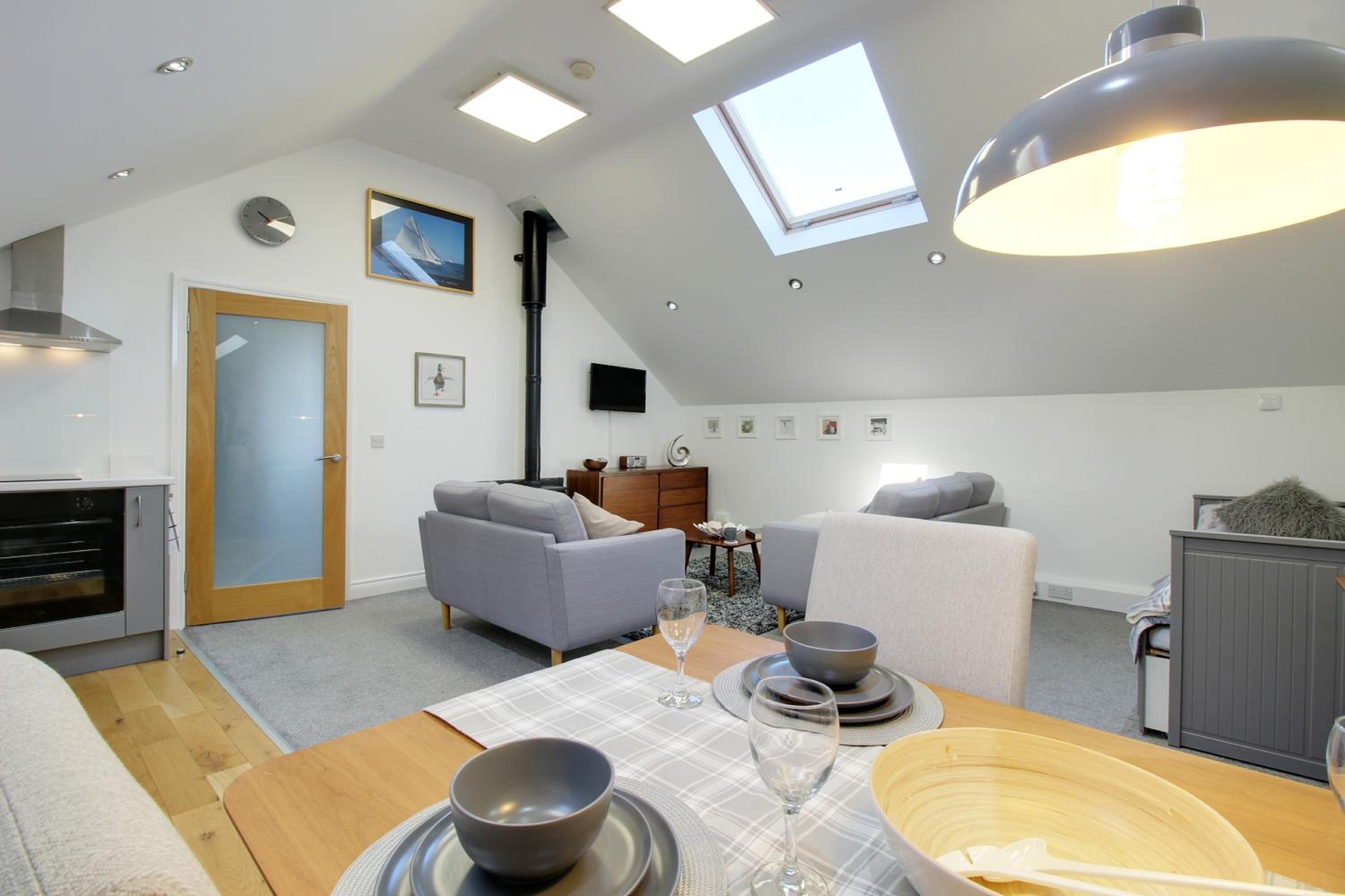 One-Bedroom Apartment - Photo 13