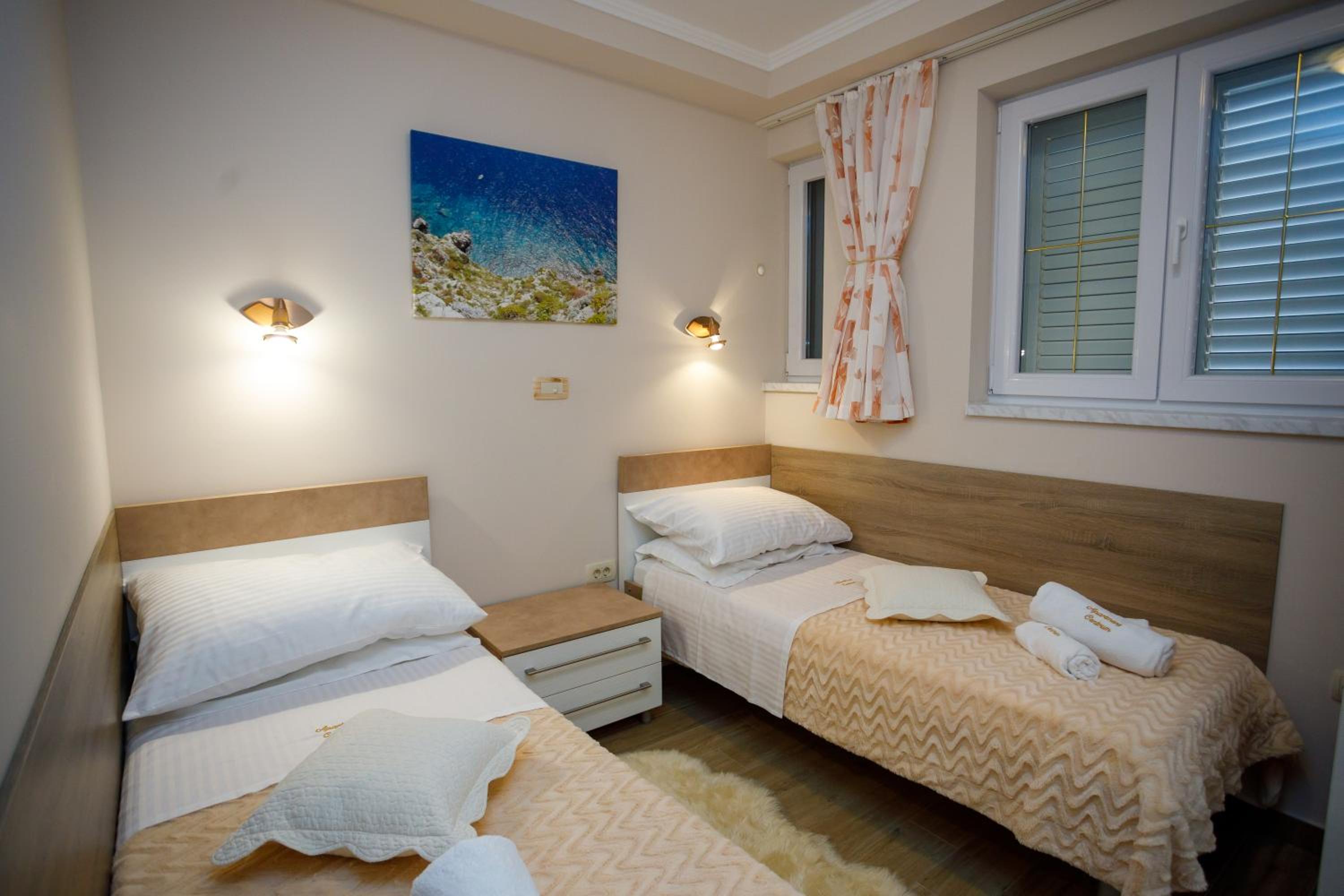 Two-Bedroom Apartment with Balcony - Photo 36