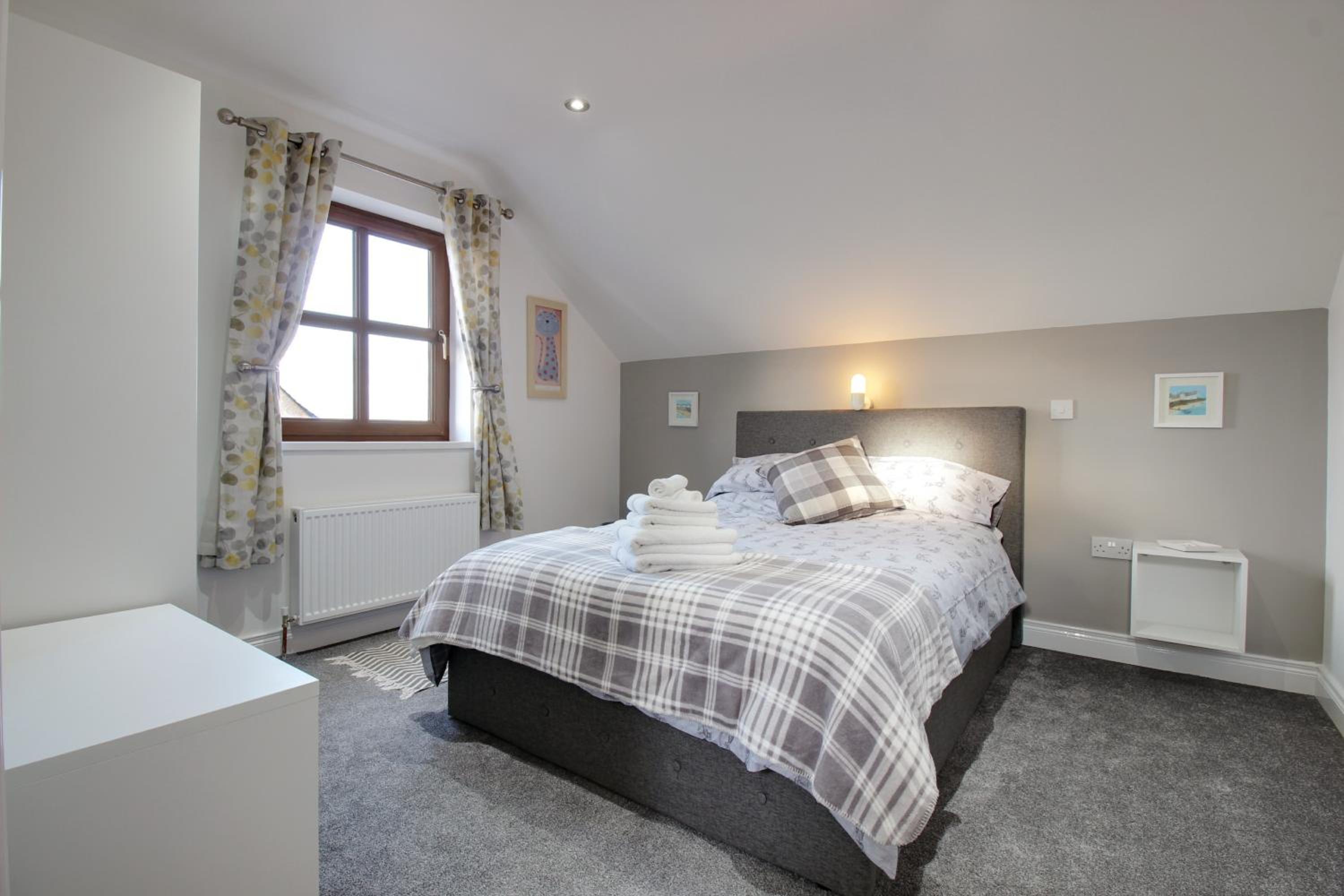 One-Bedroom Apartment - Photo 7