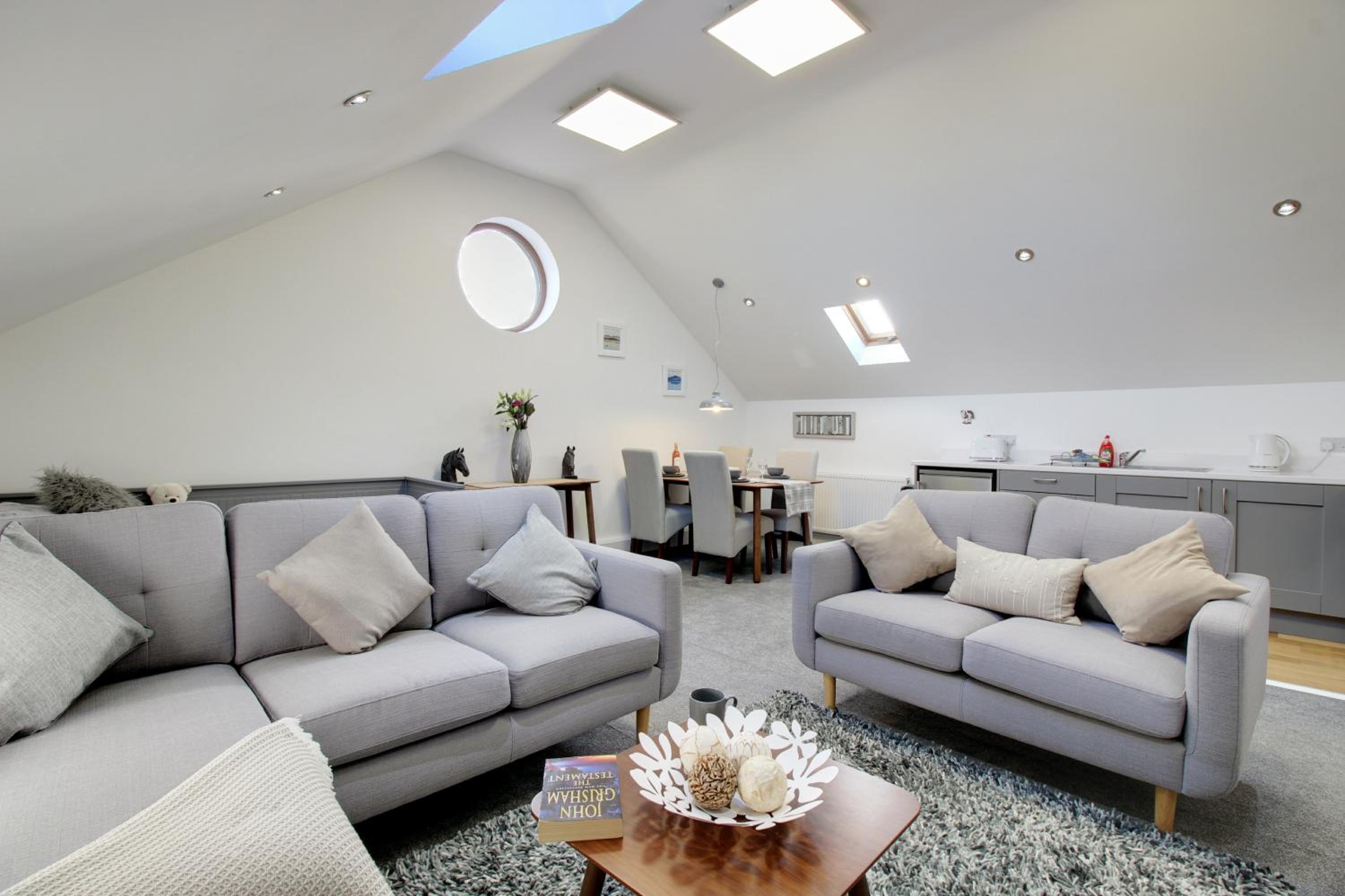 One-Bedroom Apartment - Photo 1
