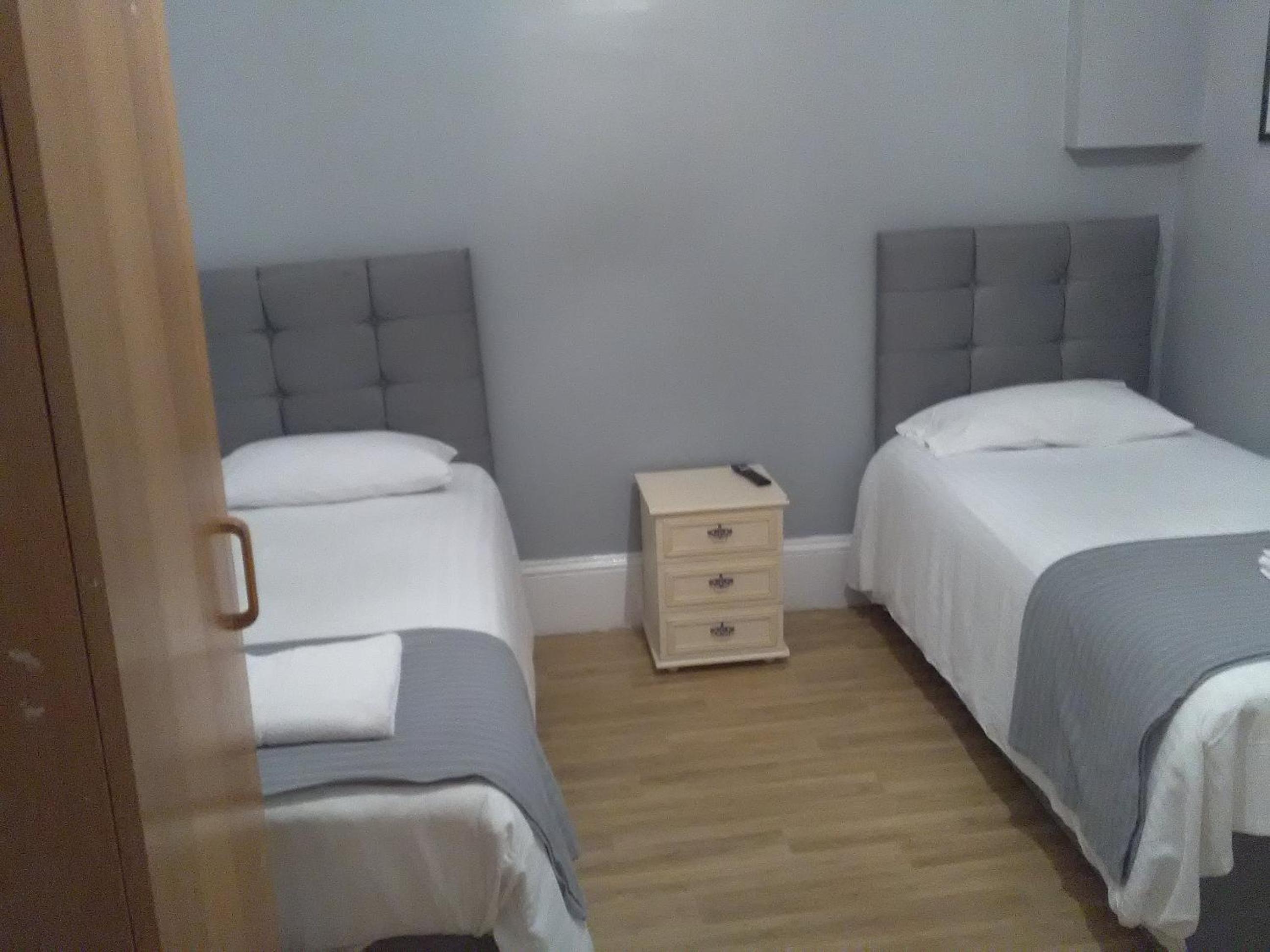 Standard Twin Room With Shared Bathroom