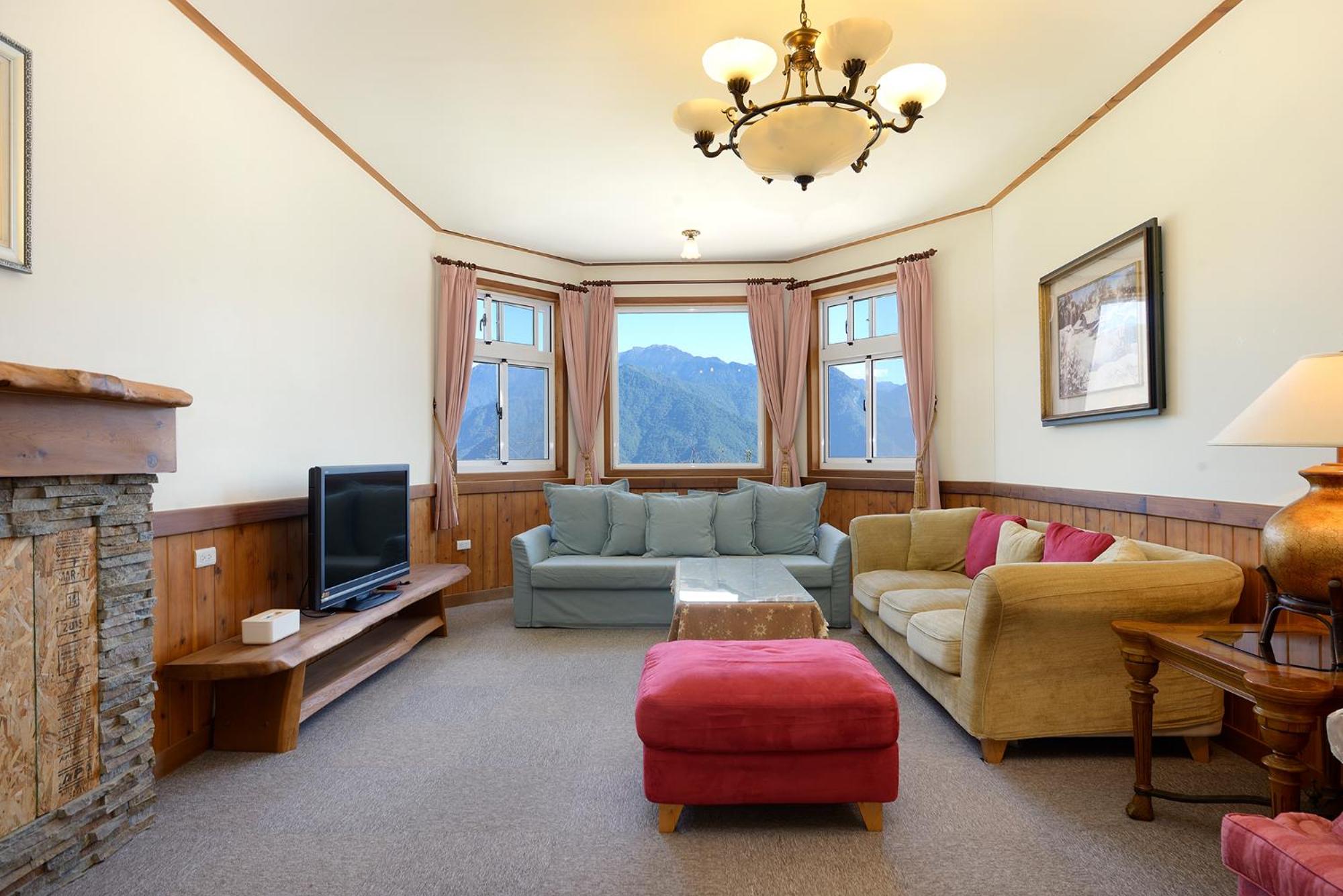 3-Bedroom Mountain View Wooden Villa