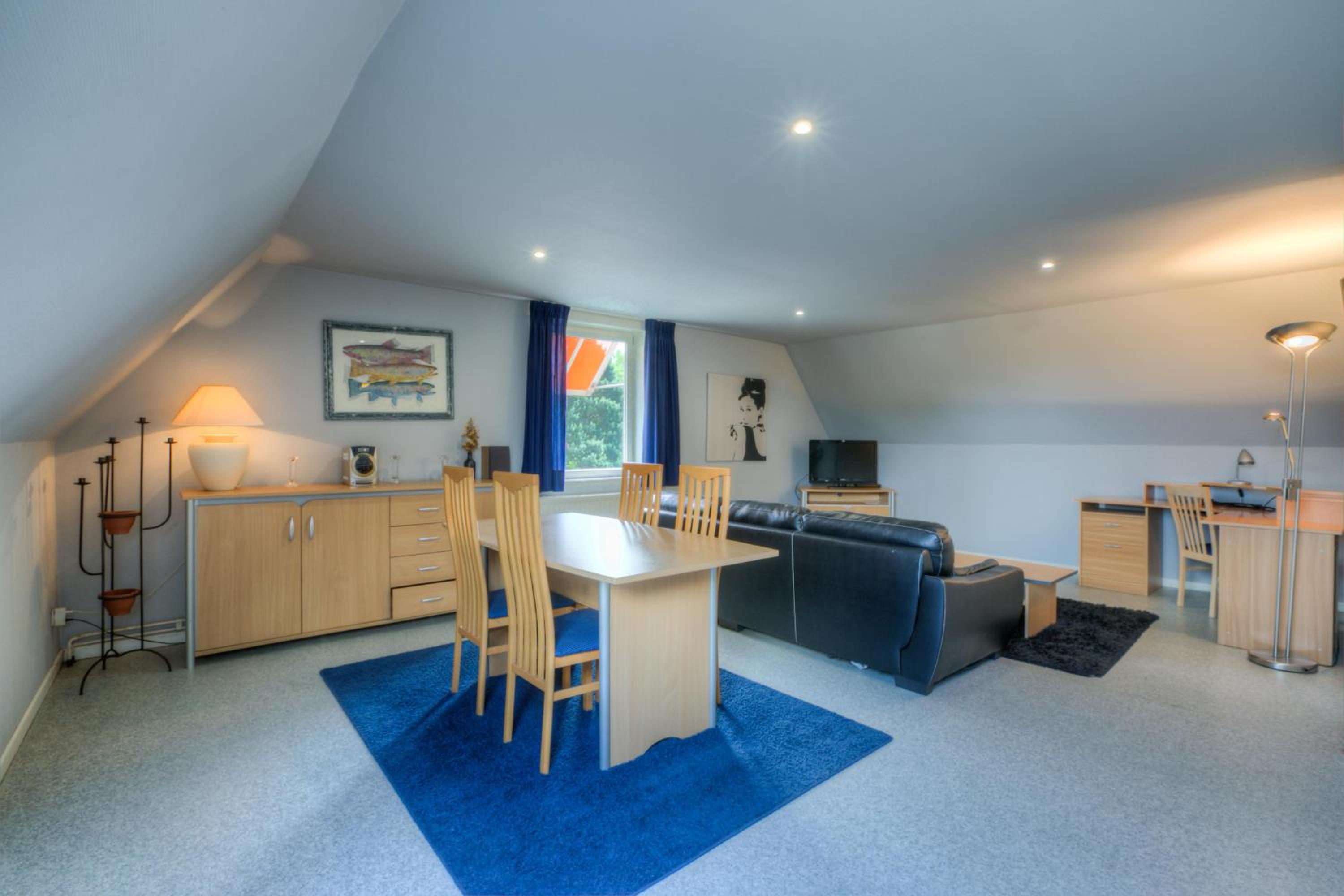 Two-Bedroom Apartment - Photo 4