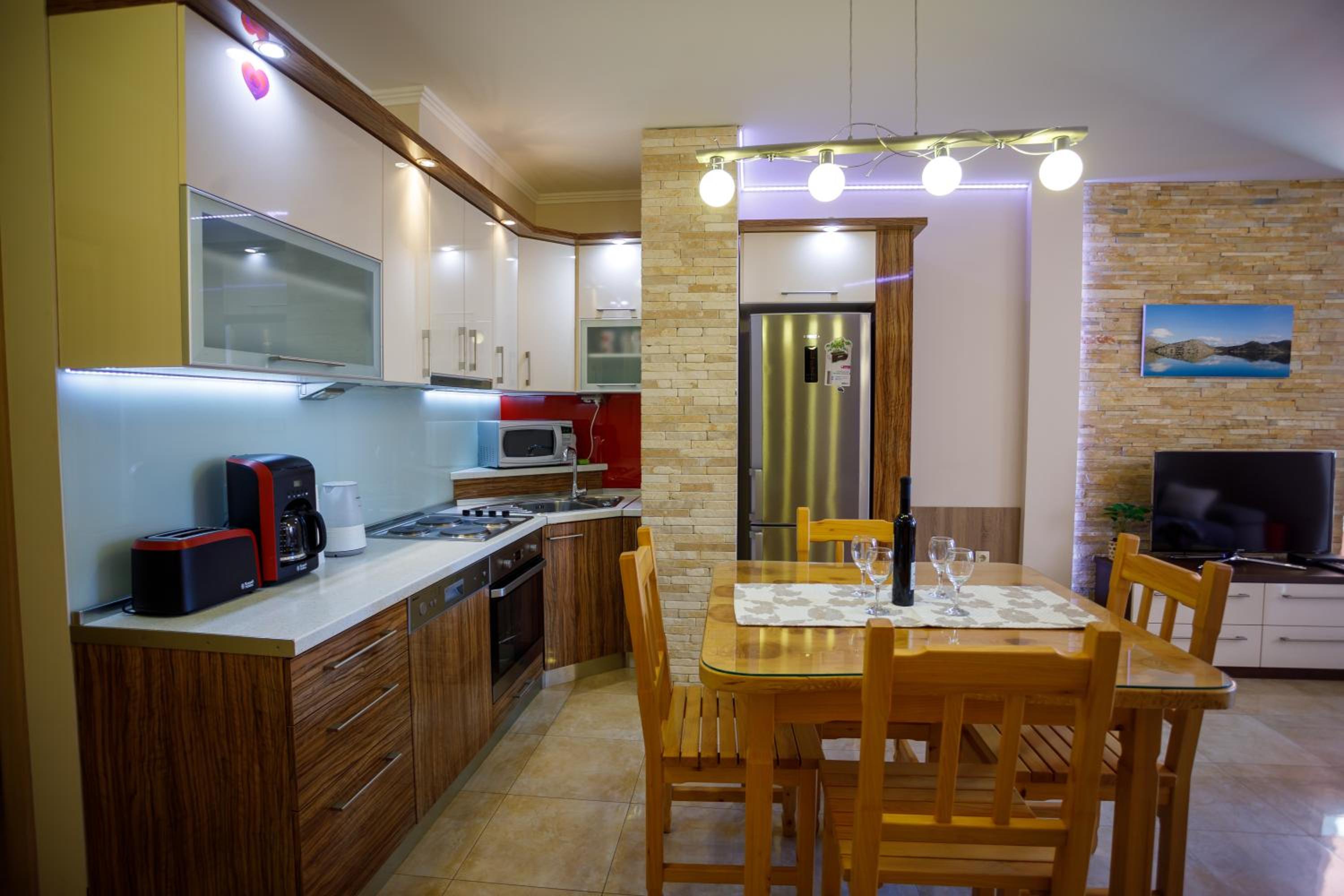 Two-Bedroom Apartment with Balcony - Photo 48
