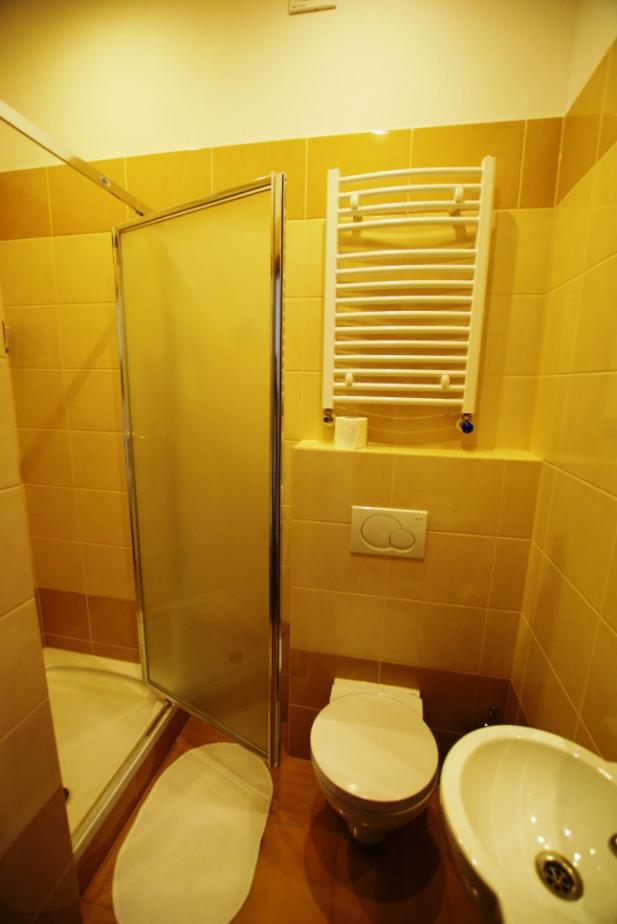 Double Room - Photo 9