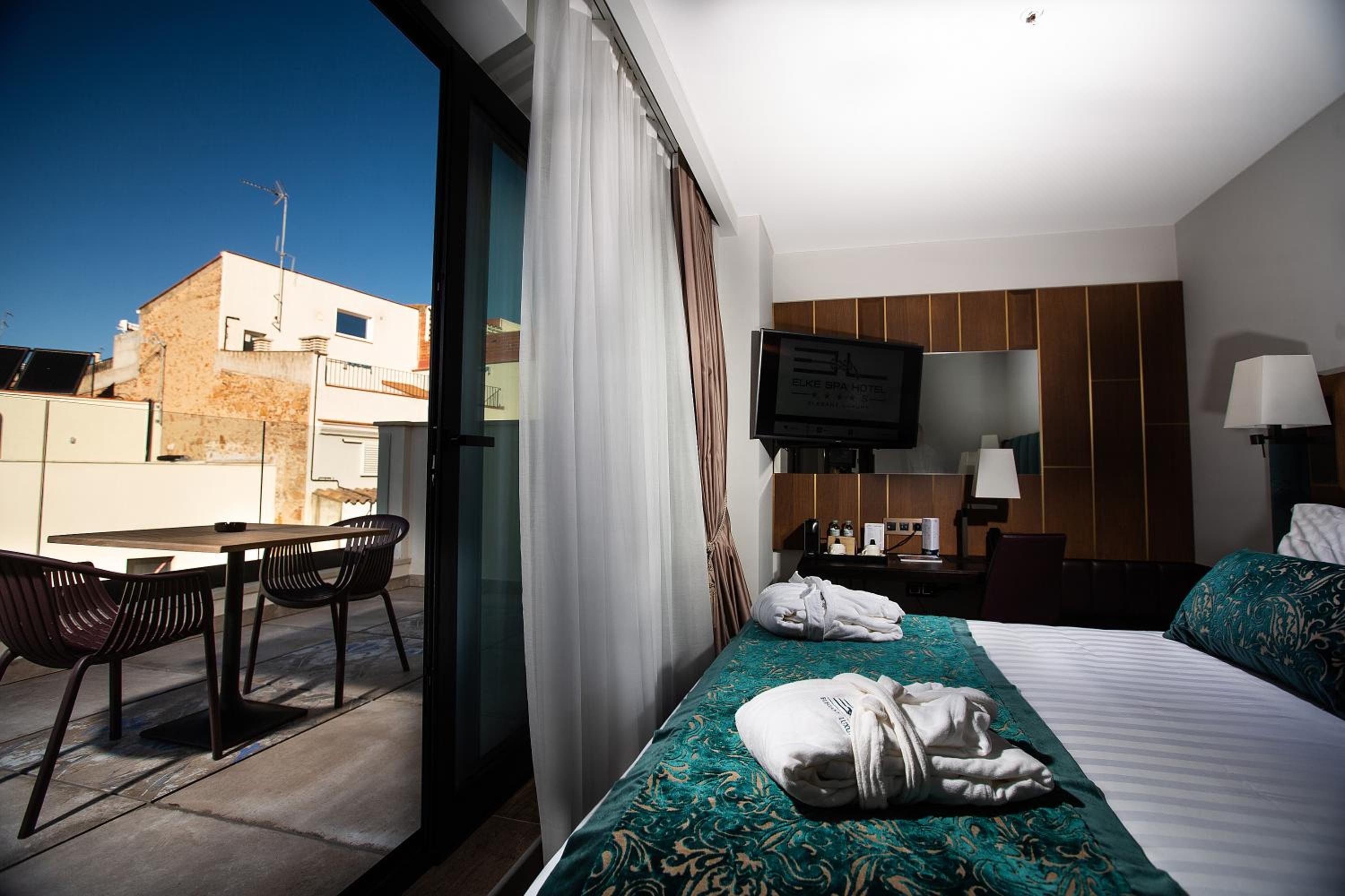 Standard Double or Twin Room - Photo 1