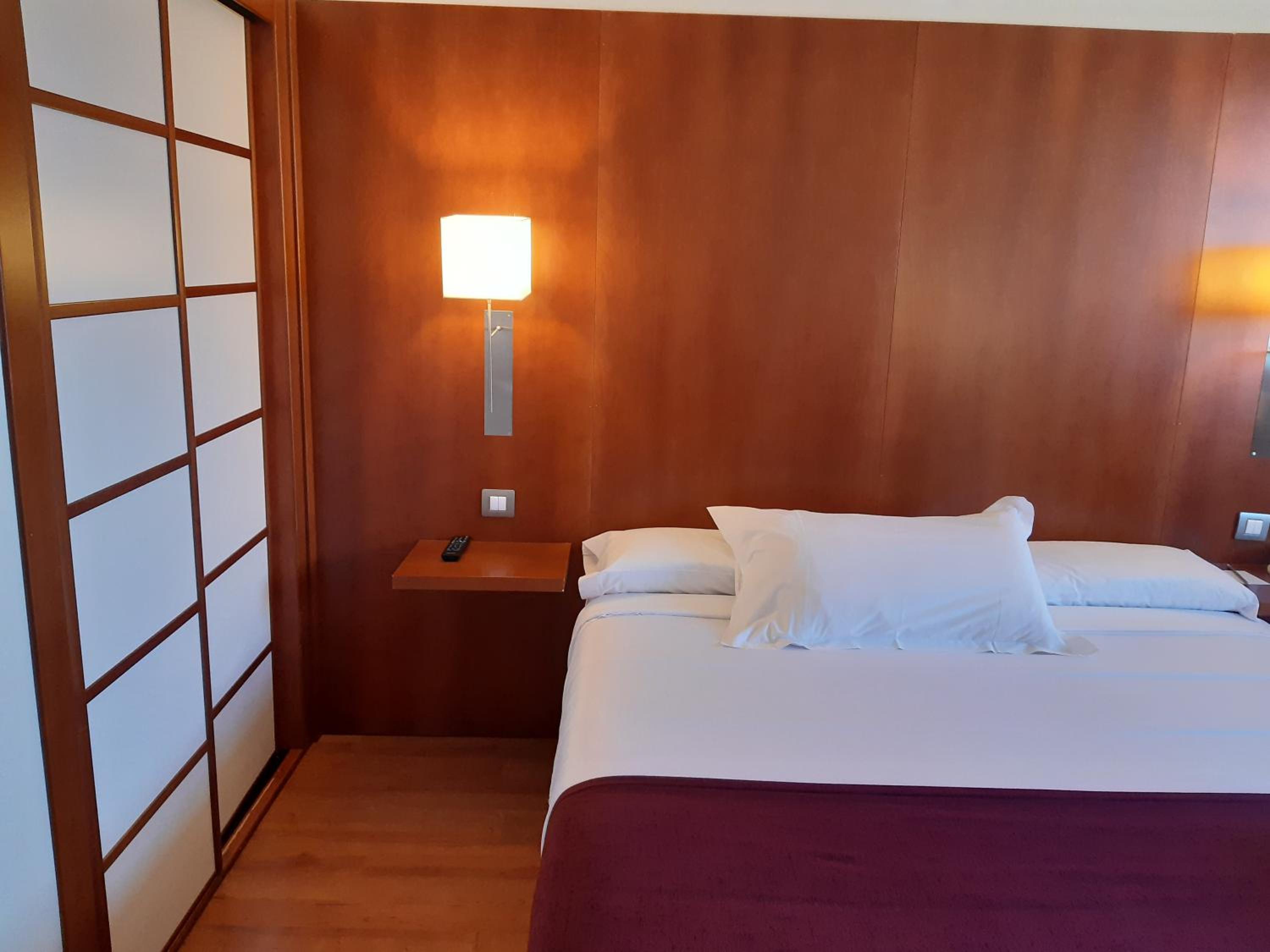 Double or Twin Room - Photo 2