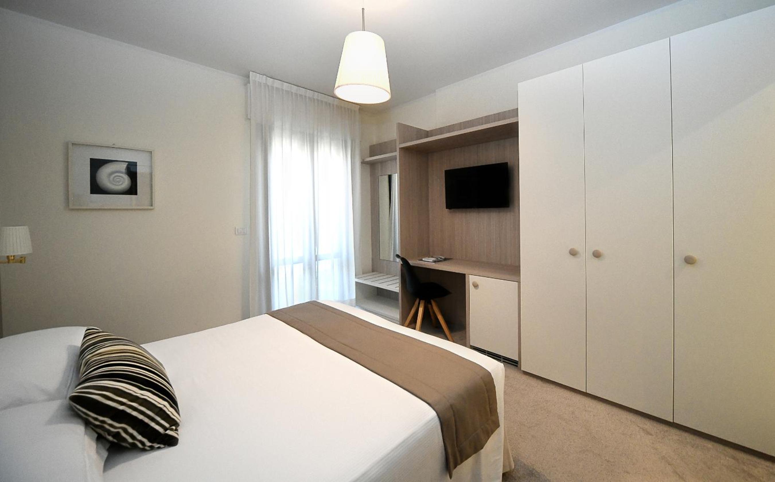 Double or Twin Room with Balcony photo 1