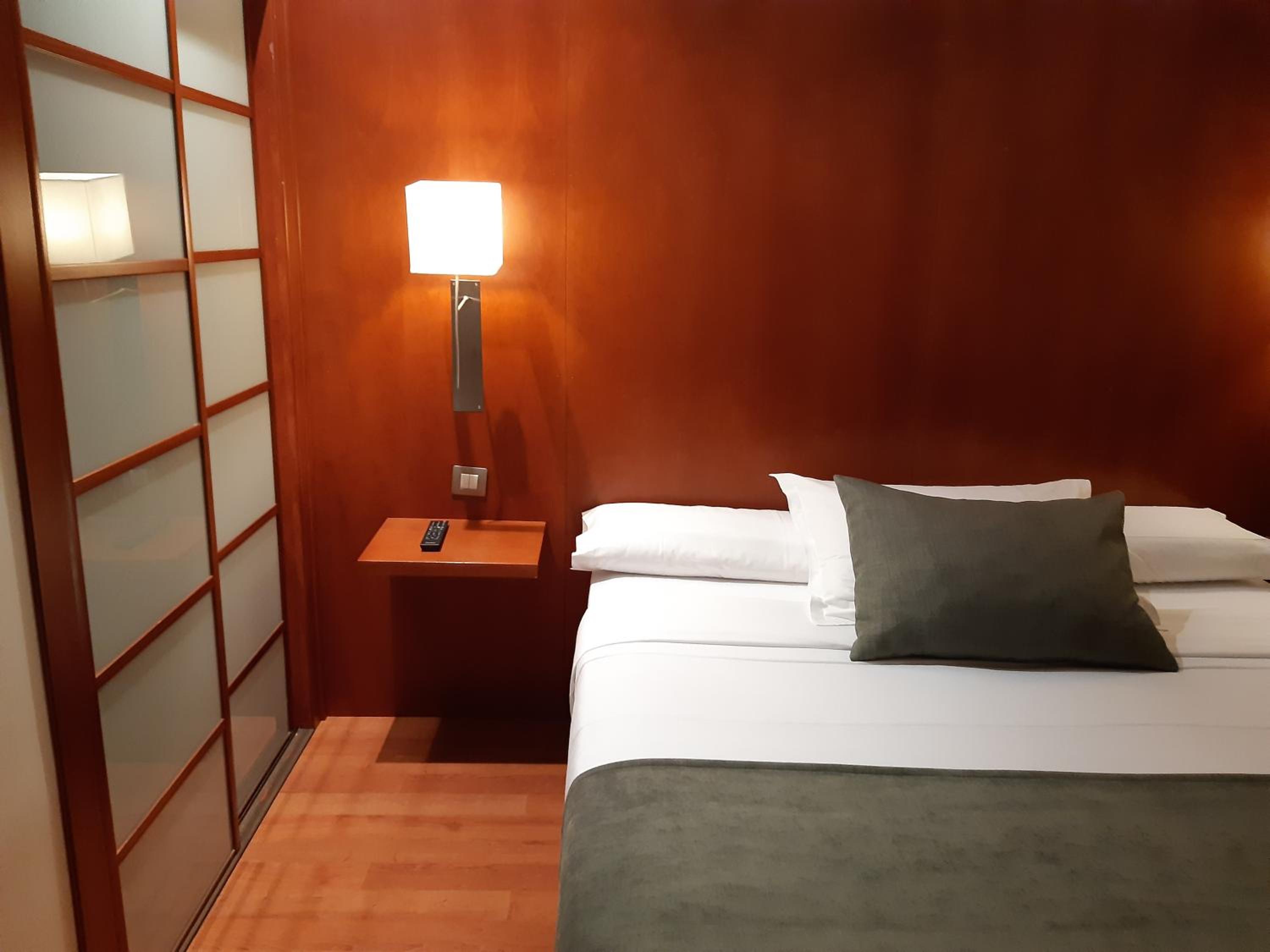 Double or Twin Room - Photo 7