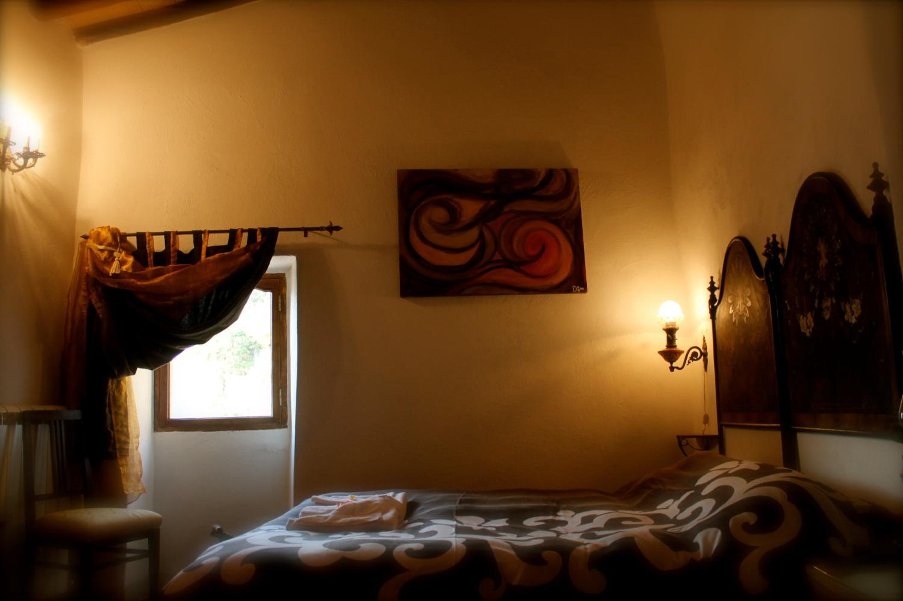 Three-Bedroom Apartment - Photo 9