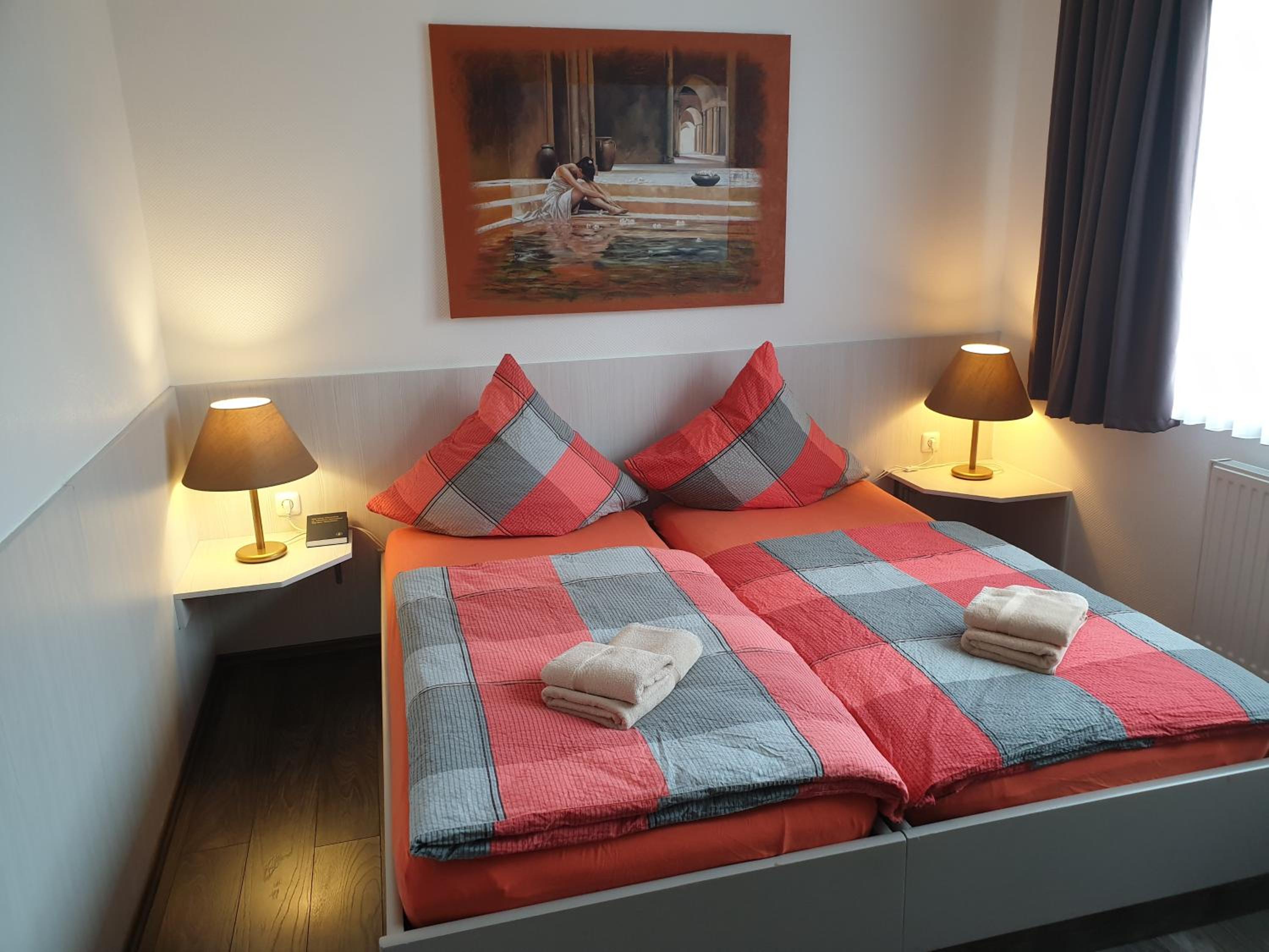 Doppelzimmer mit und ohne Klimaanlage (Check-In max. 20h/08:00p.m.) - Photo 7