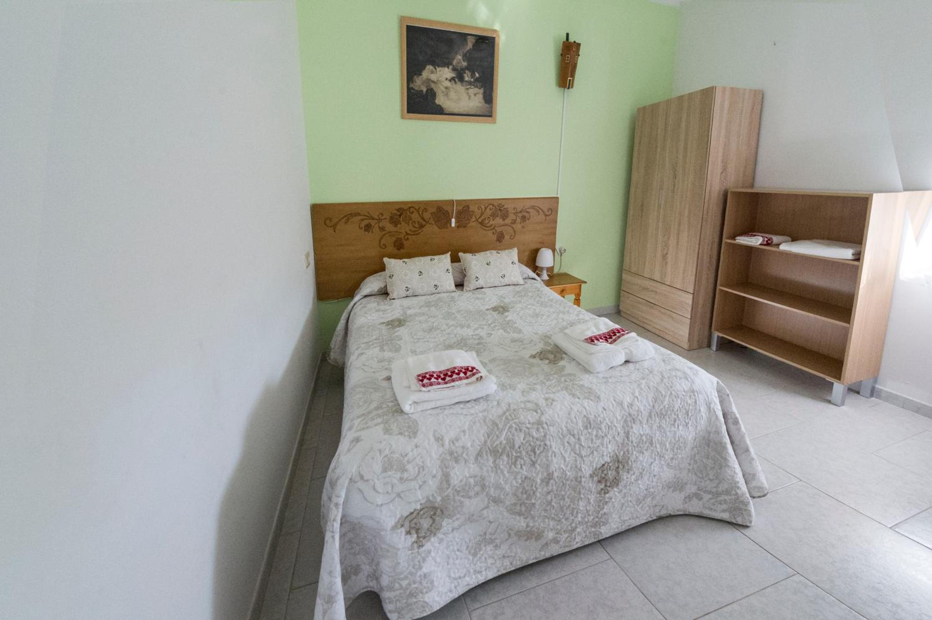 Four-Bedroom House photo 2