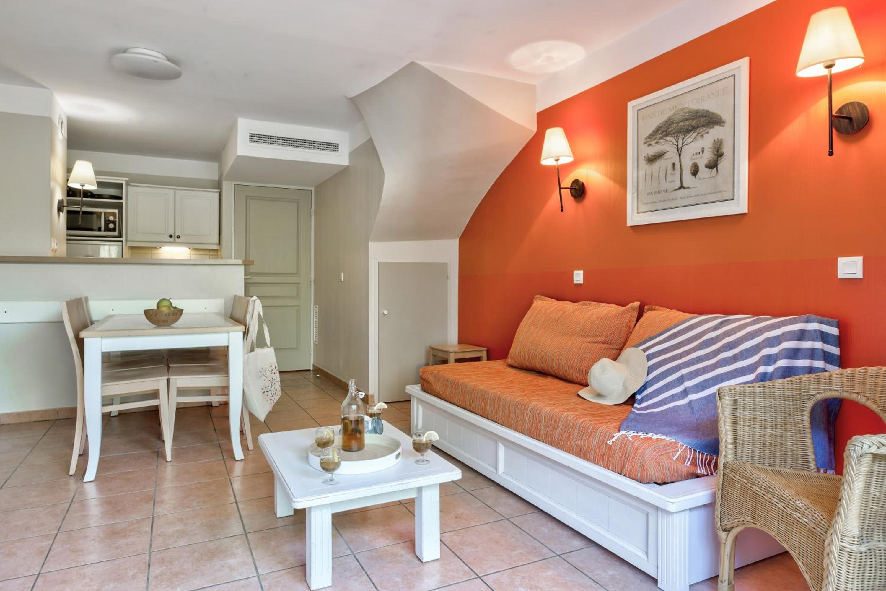 Standard Two-Bedroom Duplex House with Air Conditioning and Terrace (6 People)