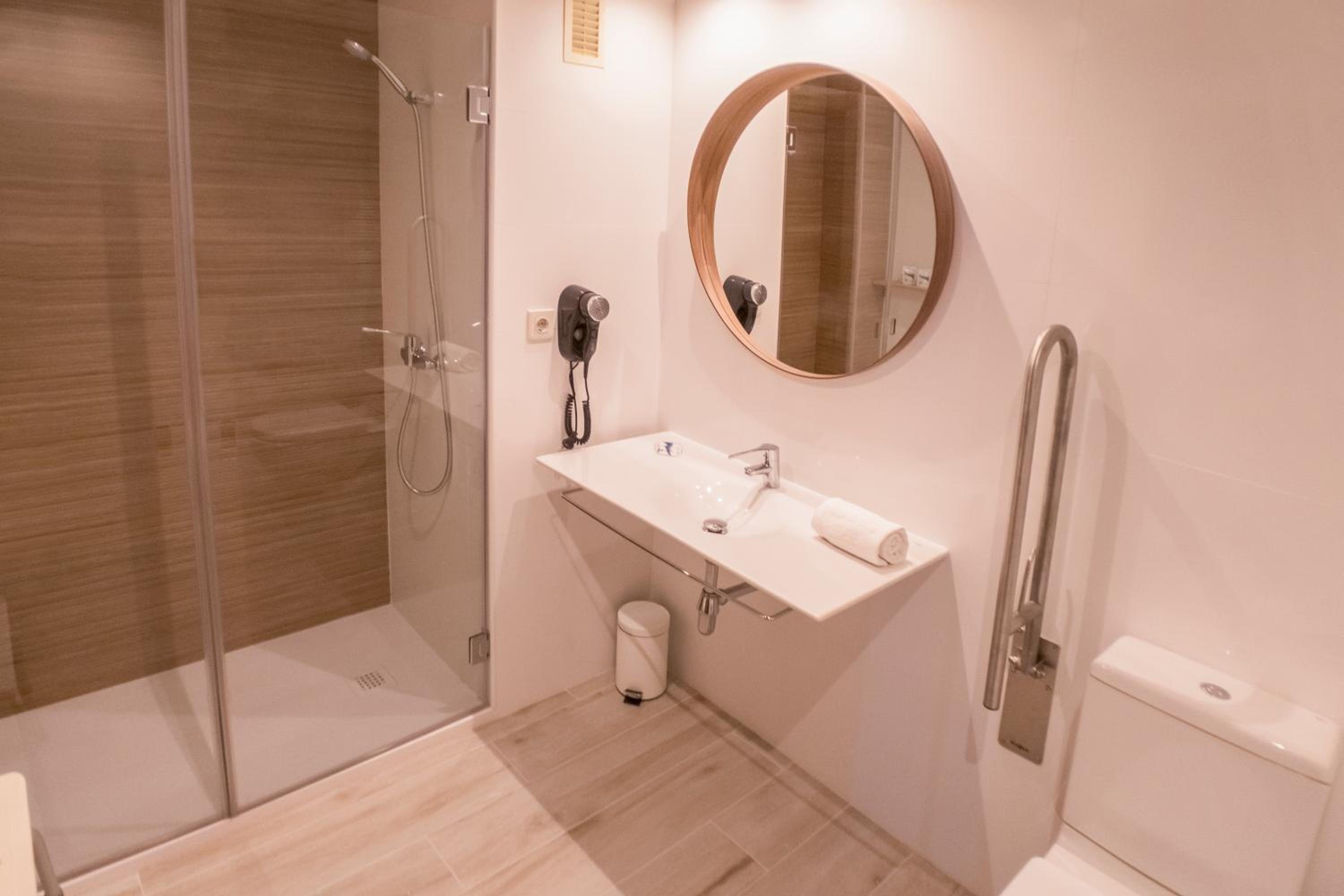 Two-Bedroom Family Apartment (6 Adults) photo 3