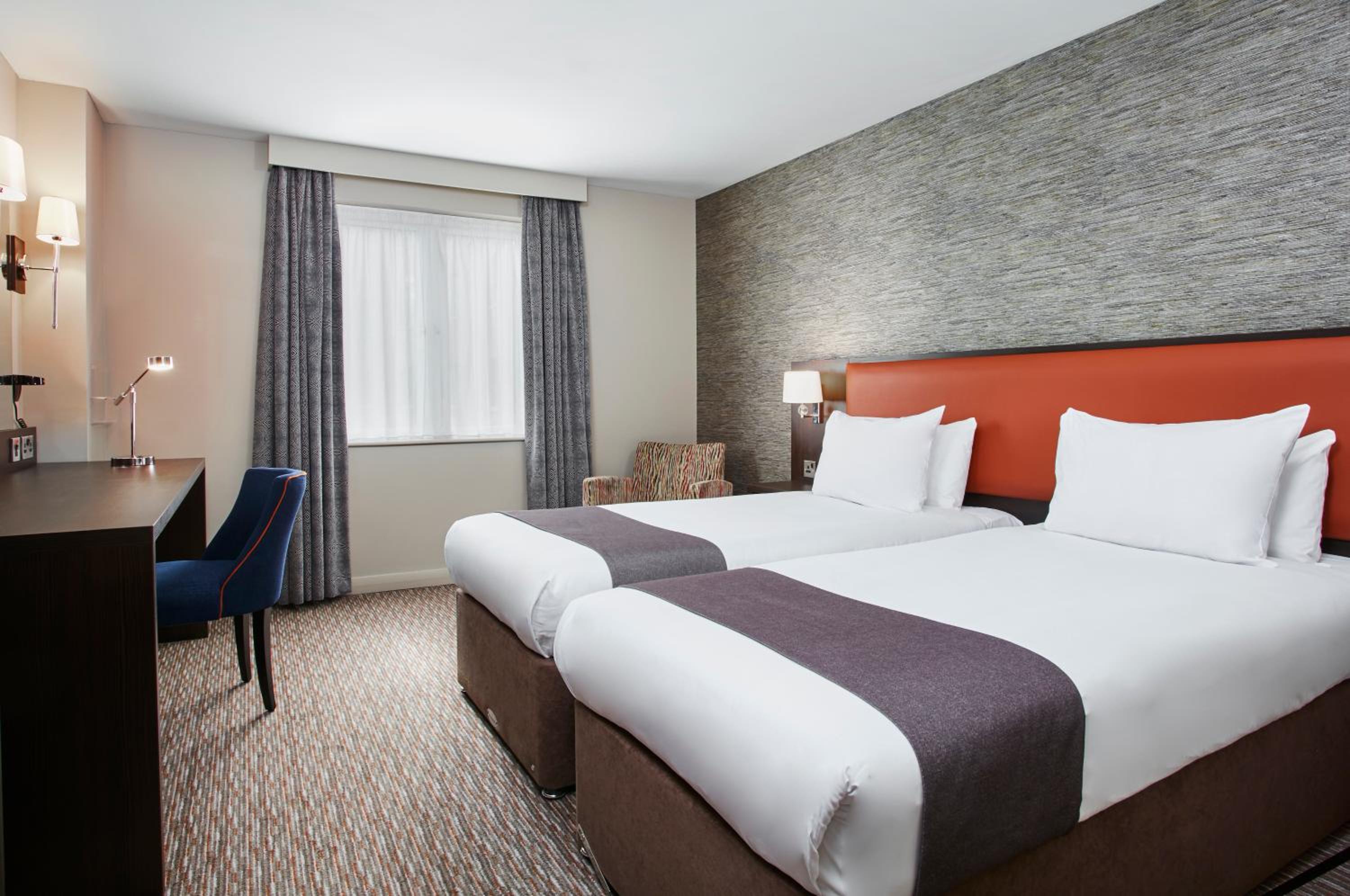 Standard Room with Two Single Beds