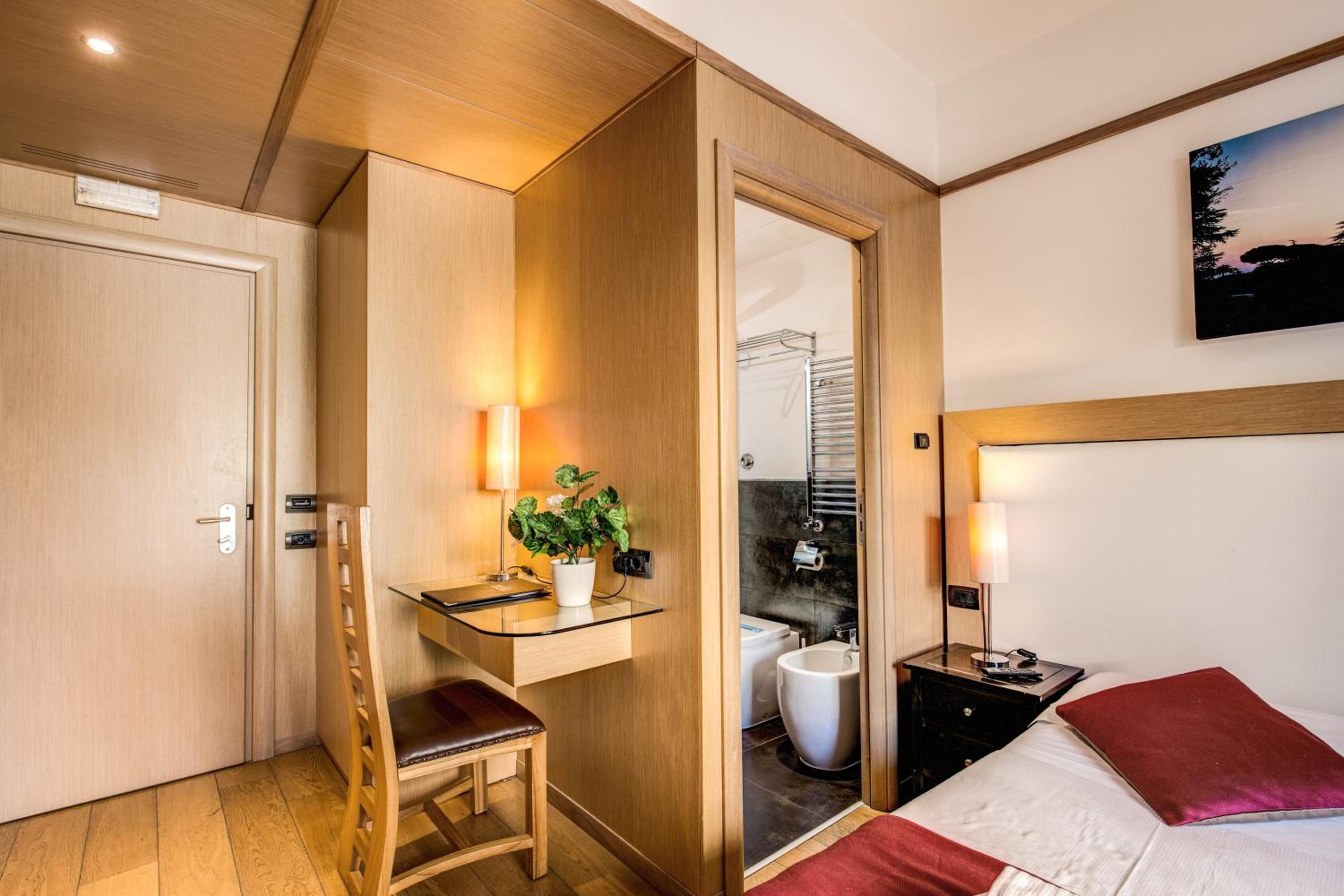 Standard Single Room photo 3