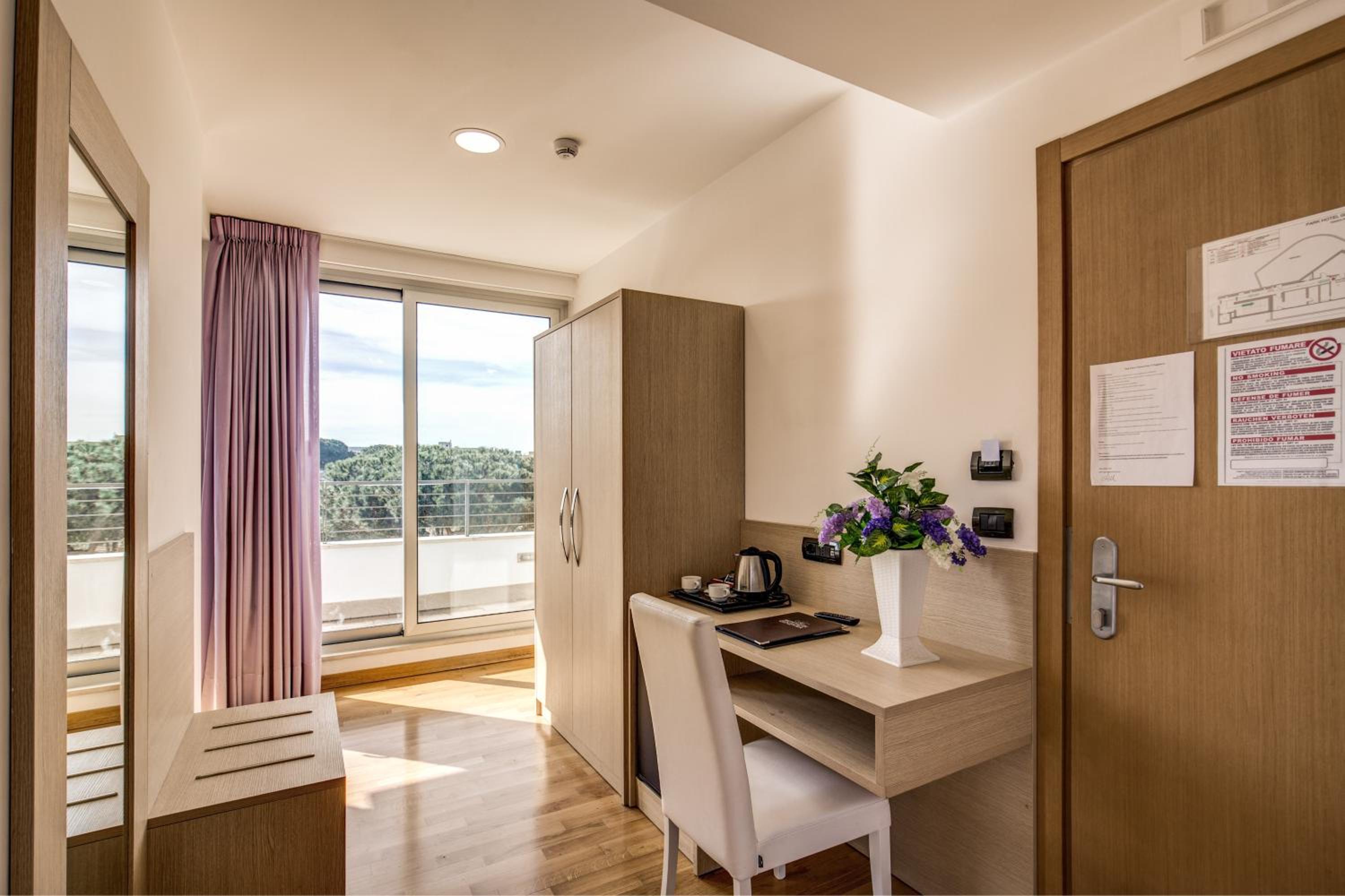 Superior Triple Room photo 2