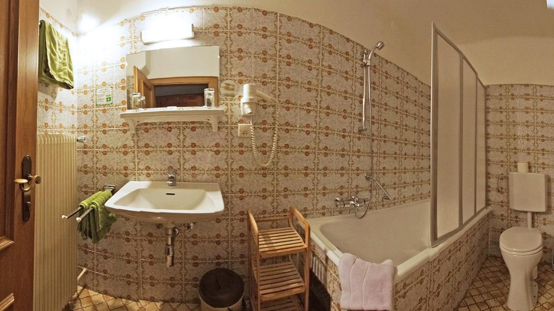 Quadruple Room with Mountain View photo 2