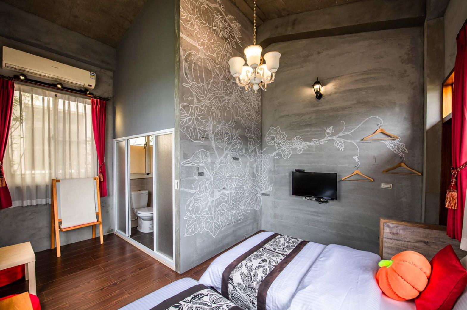Twin Room with Private Bathroom photo 3